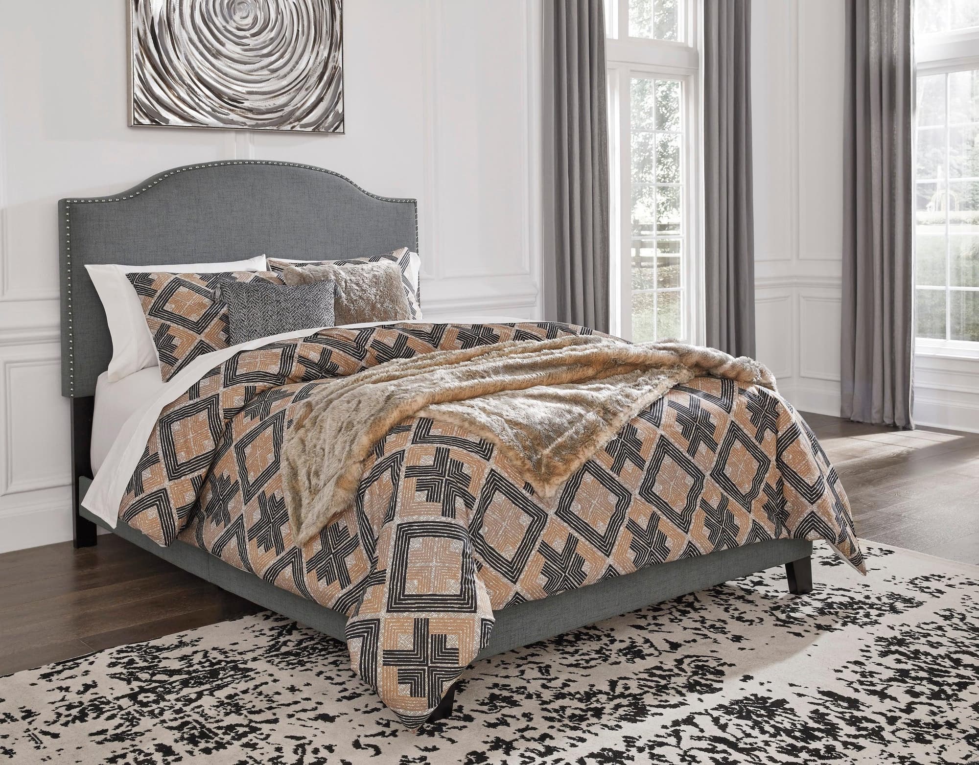 Adelloni Gray Fabric Upholstered Platform Queen Bed