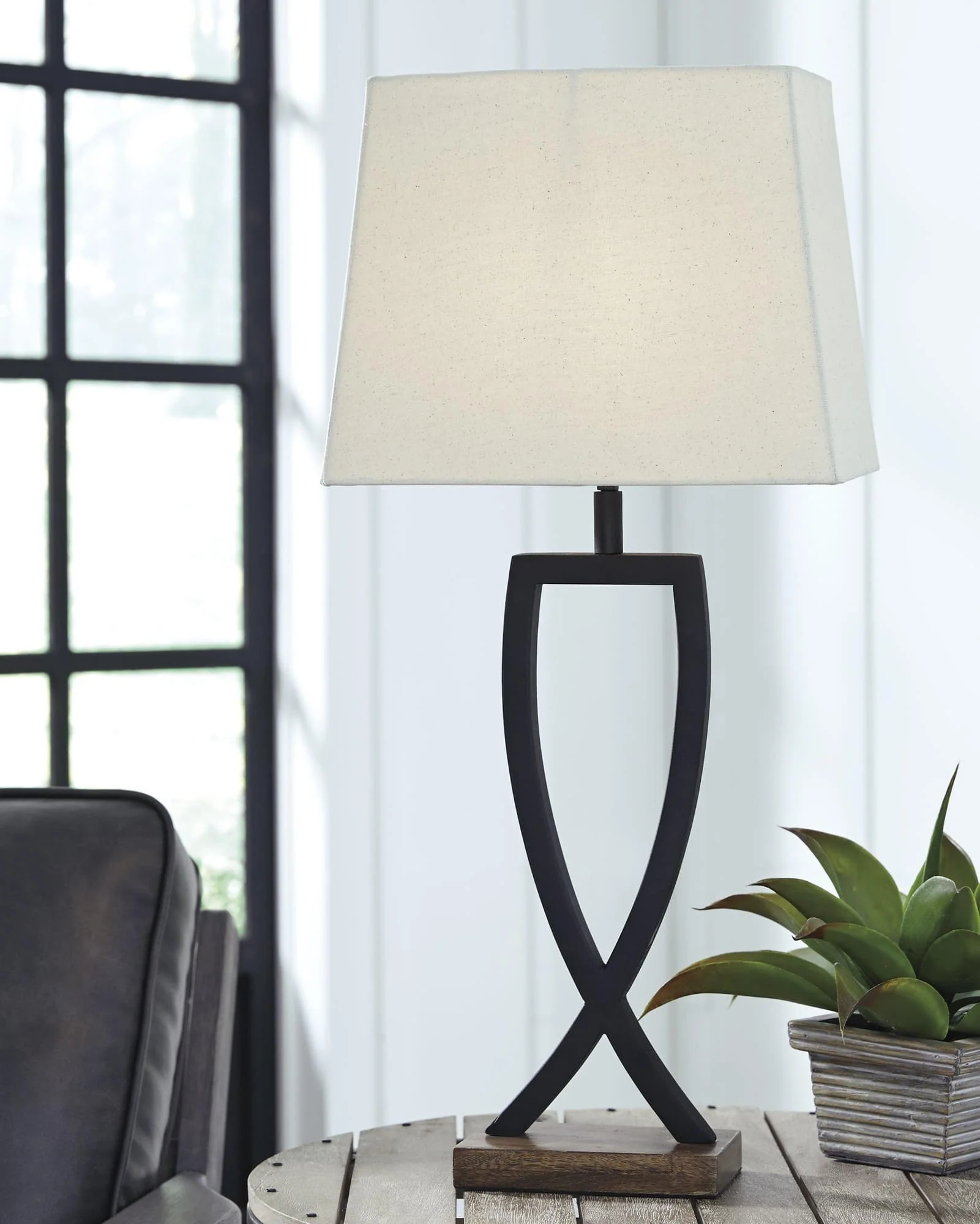 Makara Black Brown Table Lamp (Set of 2)