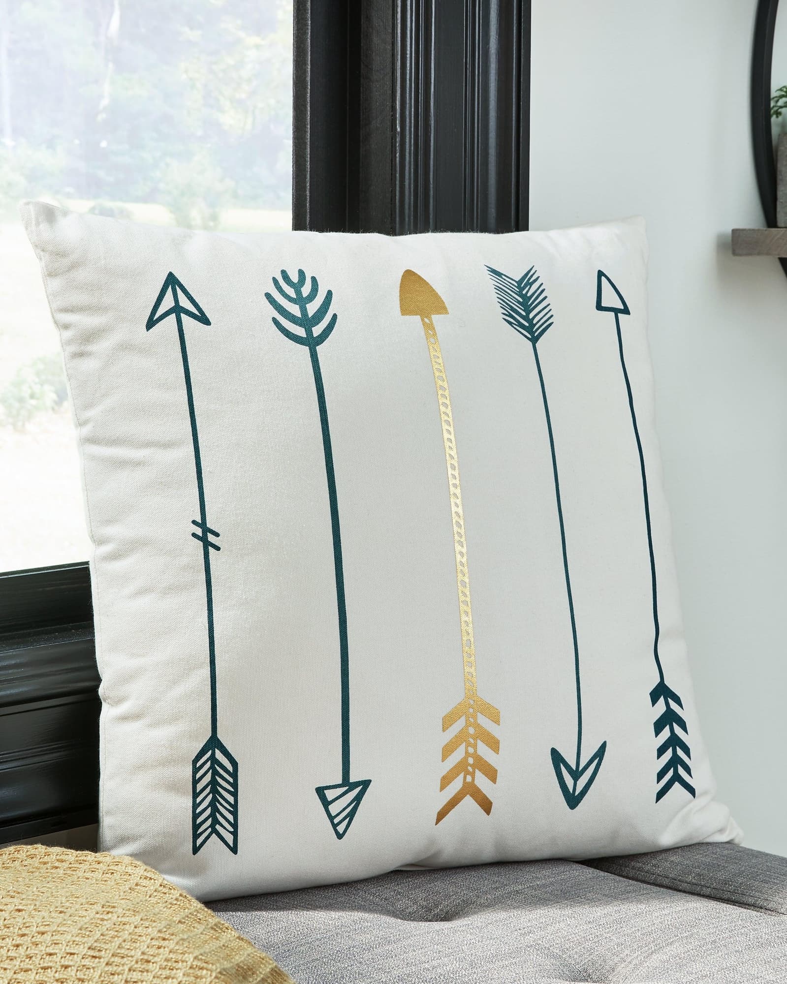Gyldan White Teal Gold Pillow (Set of 4)