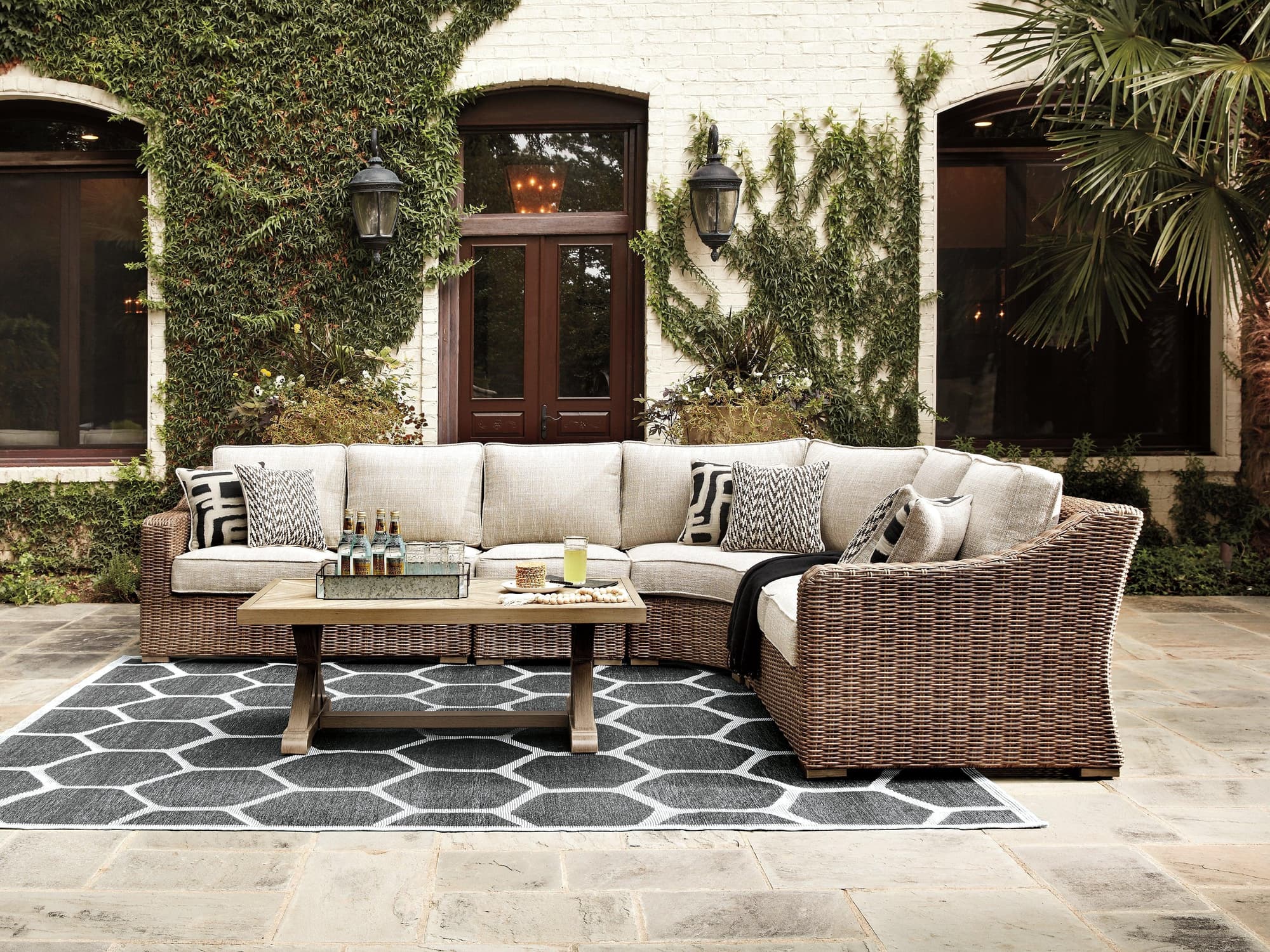 Beachcroft Beige 4-Piece Outdoor Seating Set