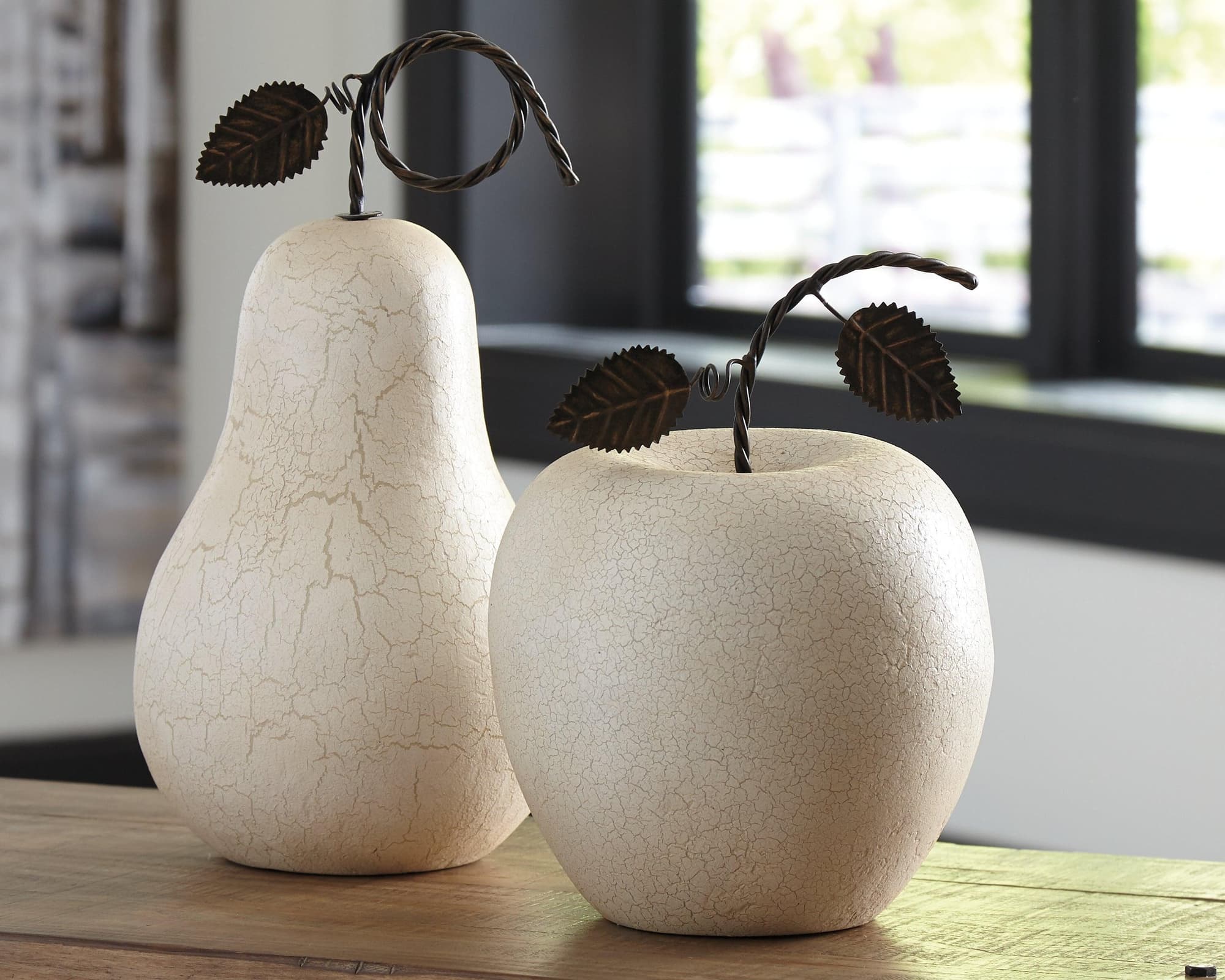 Bidelia Antique White Sculpture (Set of 2)