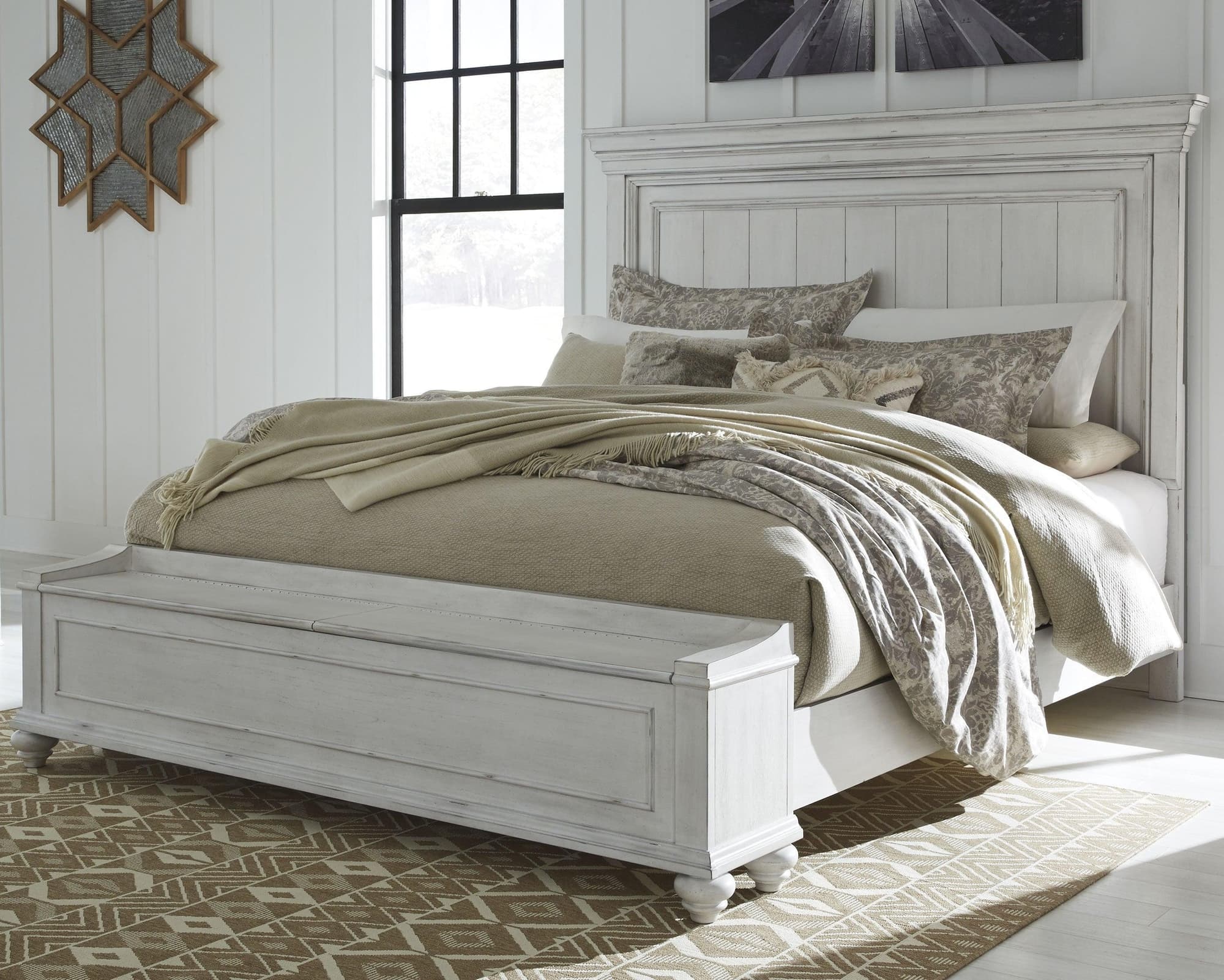 Kanwyn Whitewash Queen Panel Bed With Storage Bench - Image 1