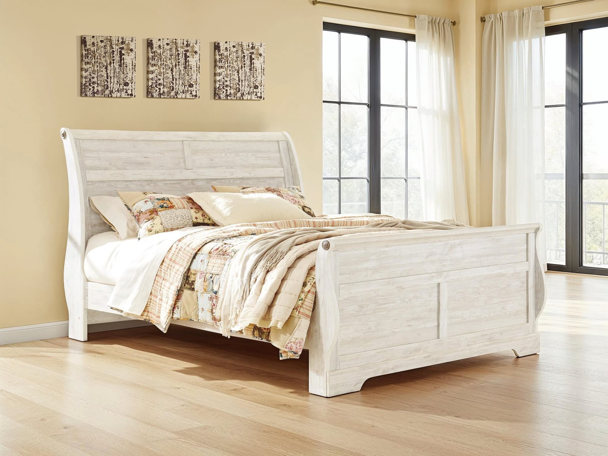 Willowton Whitewash King Sleigh Bed - Image 1