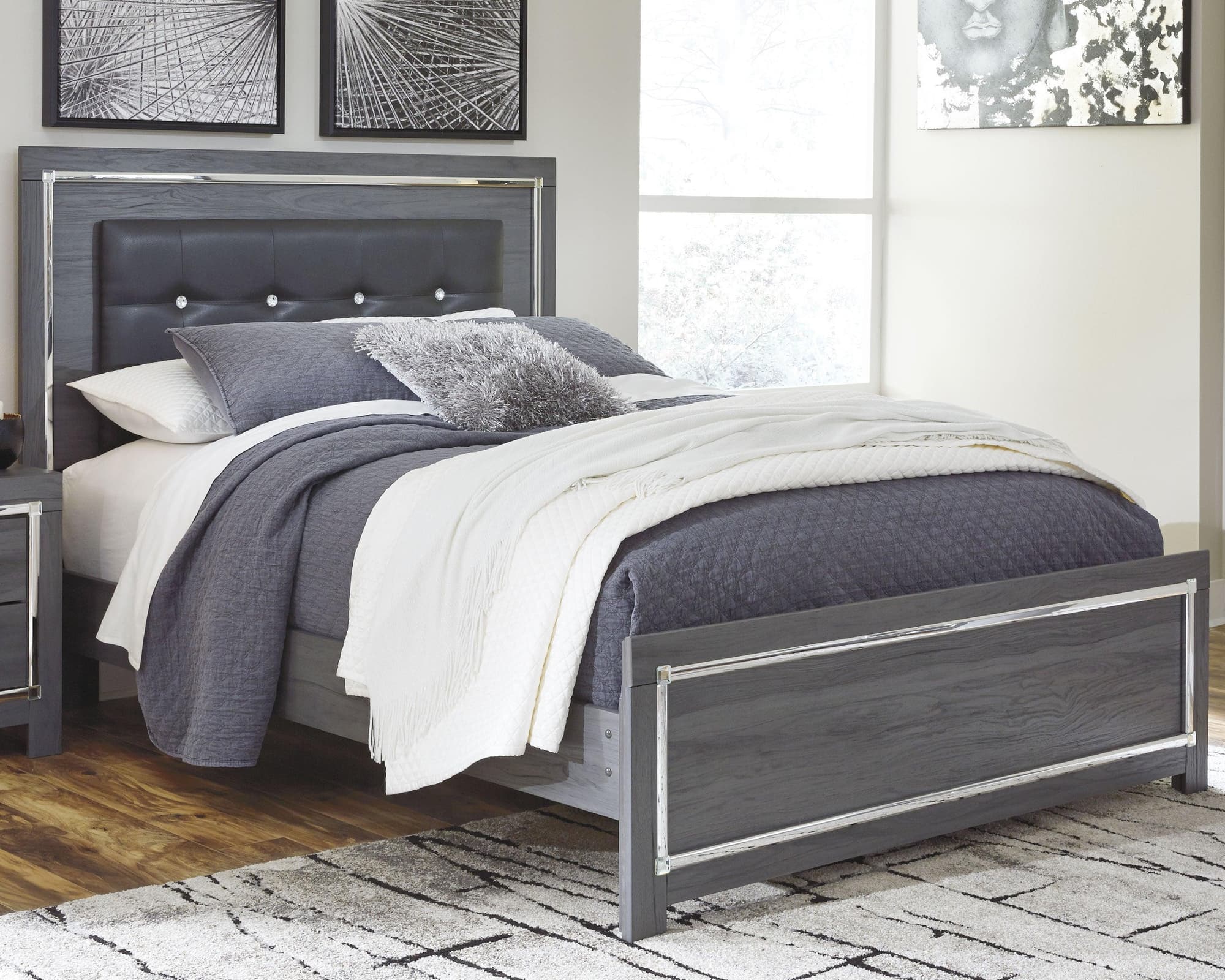 Lodanna Gray Queen Panel Bed - Image 1