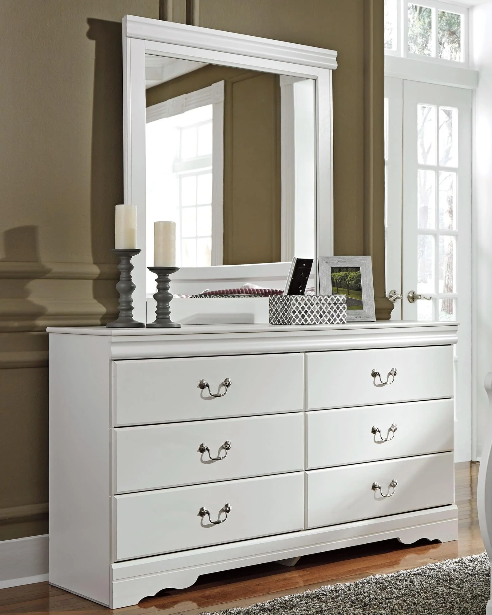 Anarasia White Dresser And Mirror - Image 1