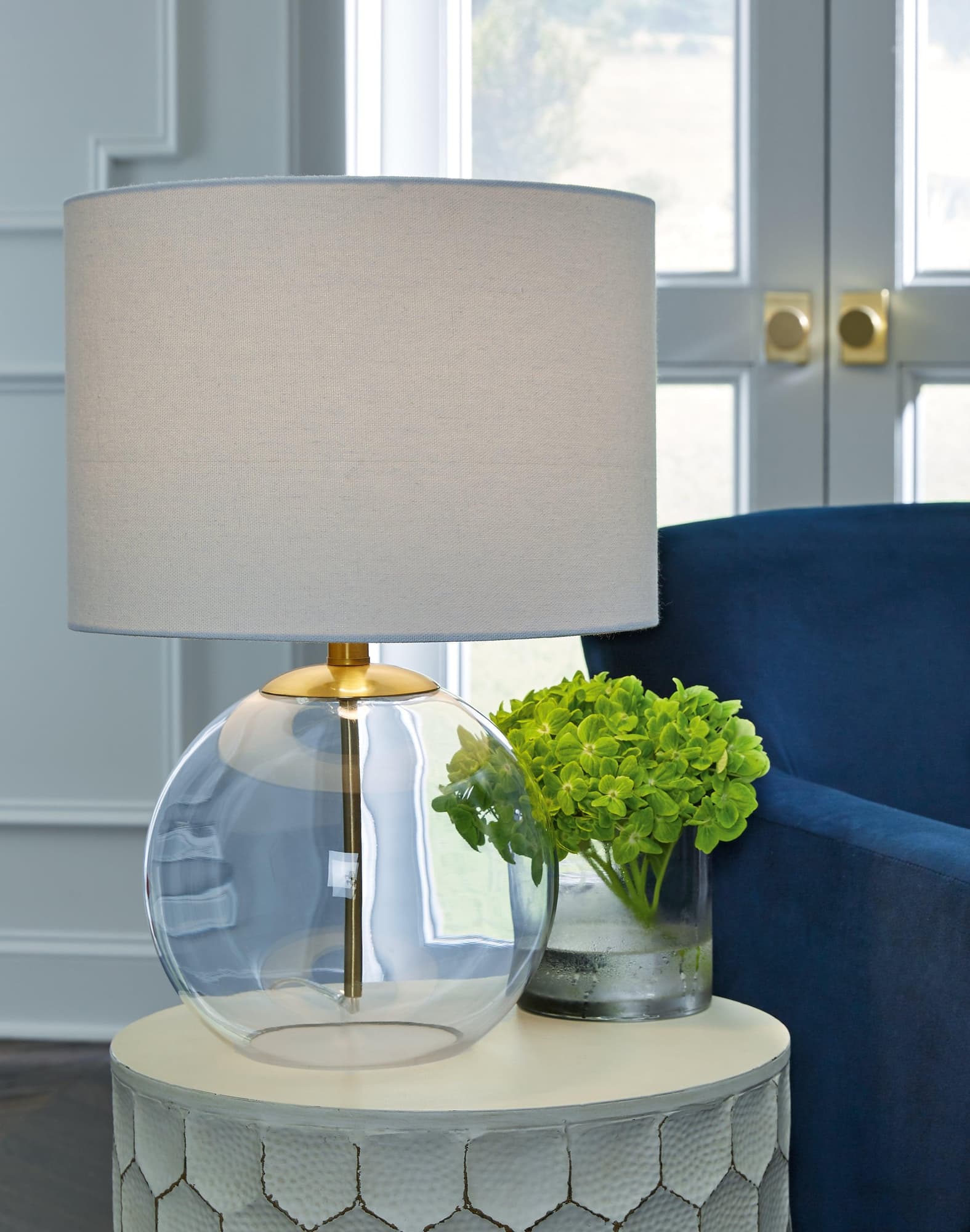 Samder Clear Brass Finish Table Lamp - Image 1