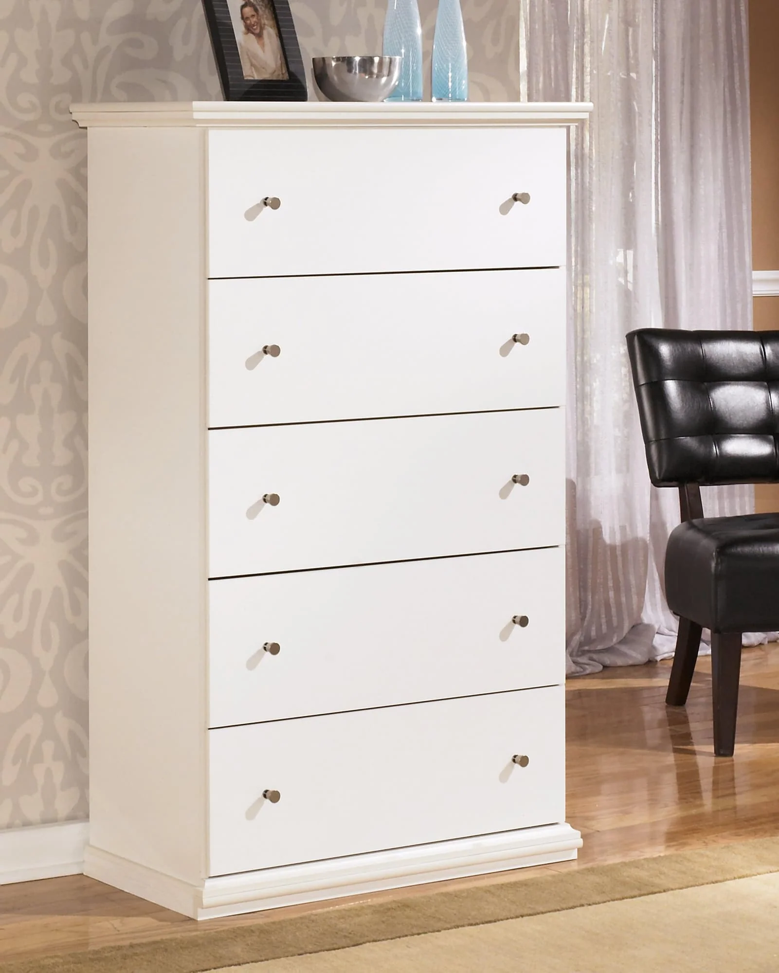 Bostwick Shoals White Chest Of Drawers - Image 1