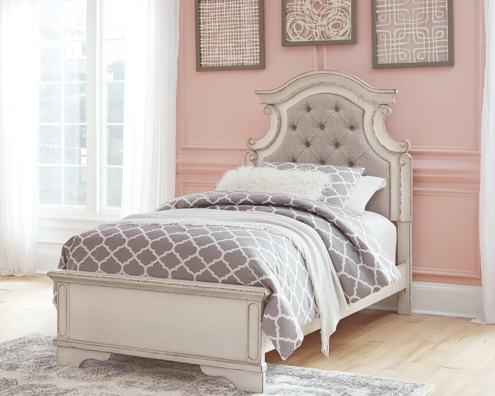 Realyn Chipped White Twin Panel Bed - Image 1