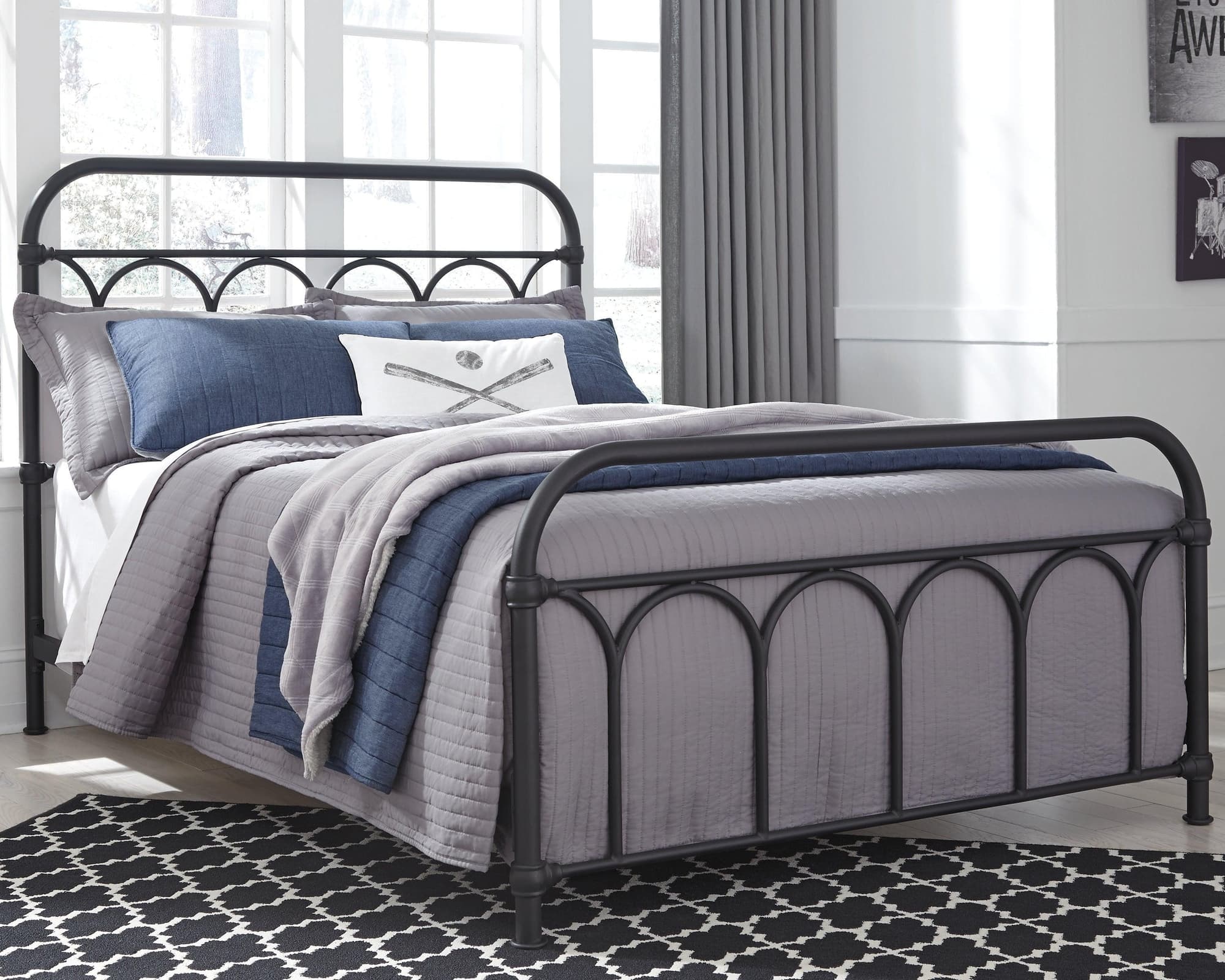 Nashburg Black Full Metal Bed - Image 1