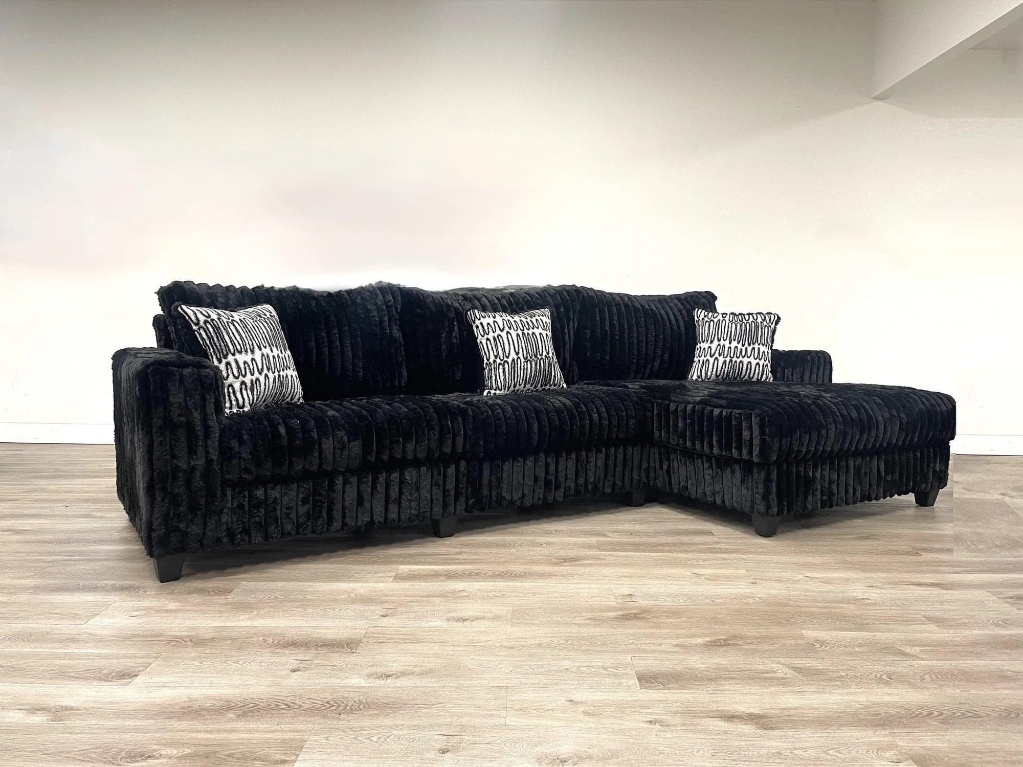 Sora Black Sectional - Image 1