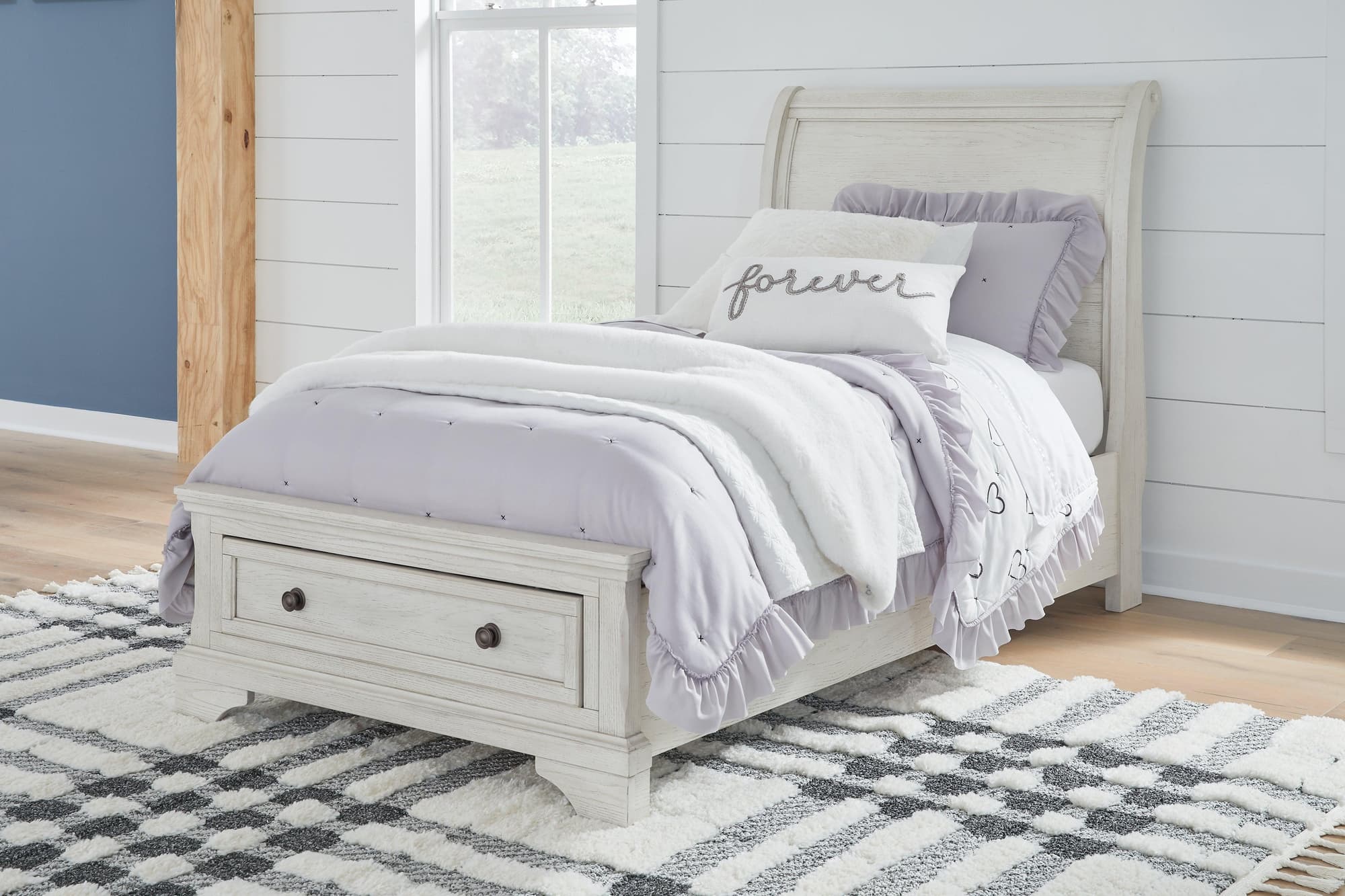 Robbinsdale Antique White Twin Sleigh Storage Bed - Image 1