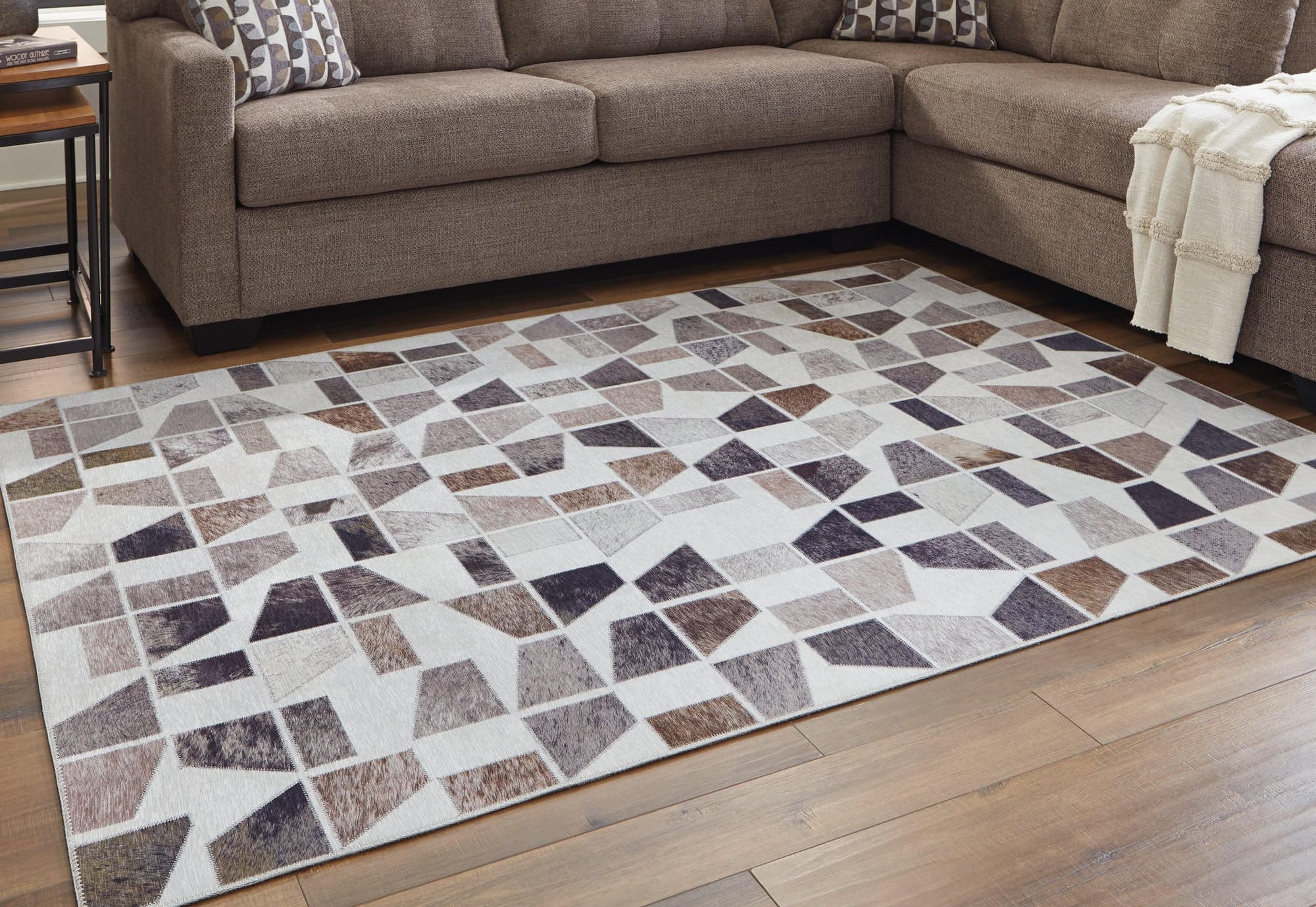Jettner Multi 5' X 7' Rug - Image 1