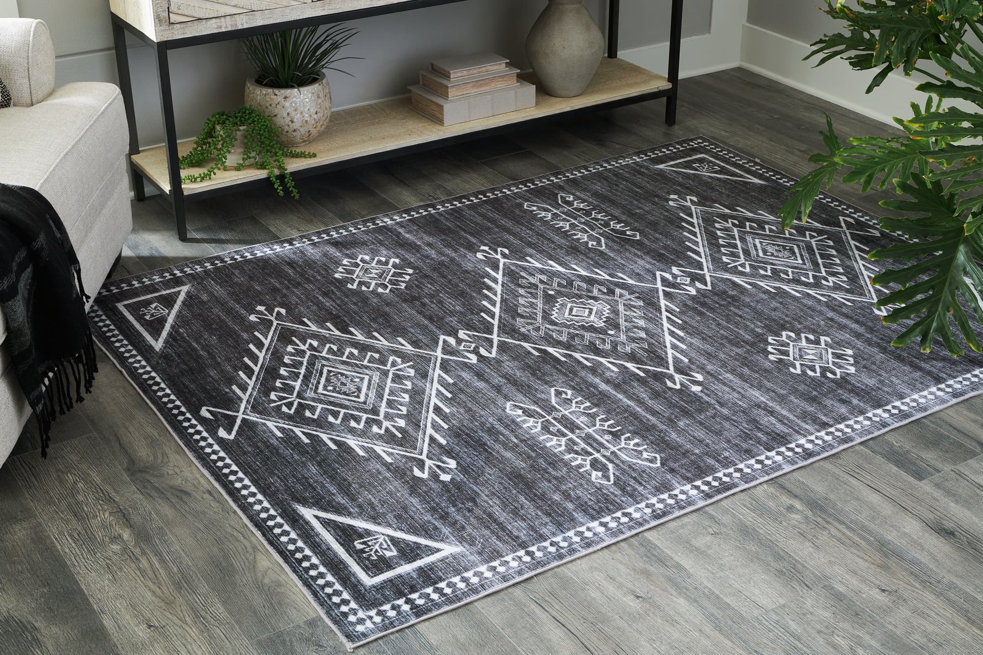Arloman Black Cream Gray 5' X 7' Rug - Image 1