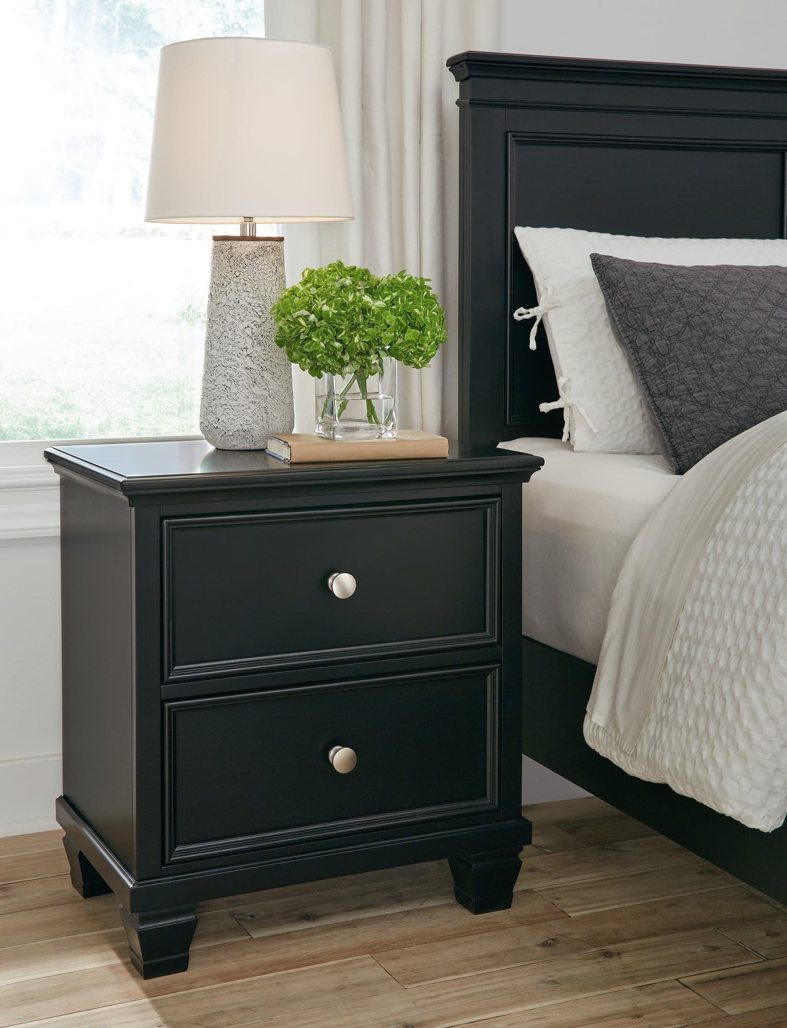 Lanolee Black Nightstand - Image 1