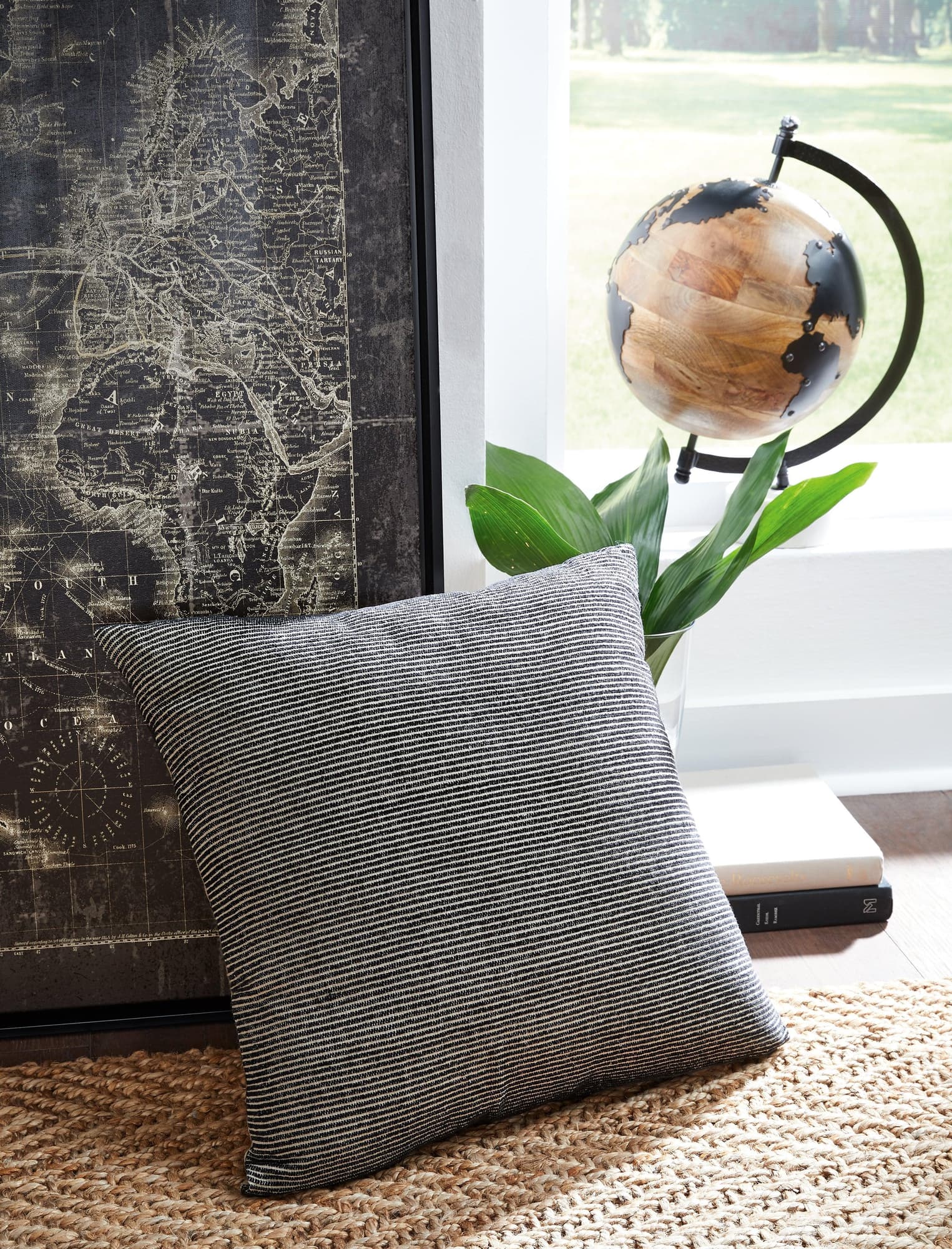 Edelmont Black Linen Pillow - Image 1