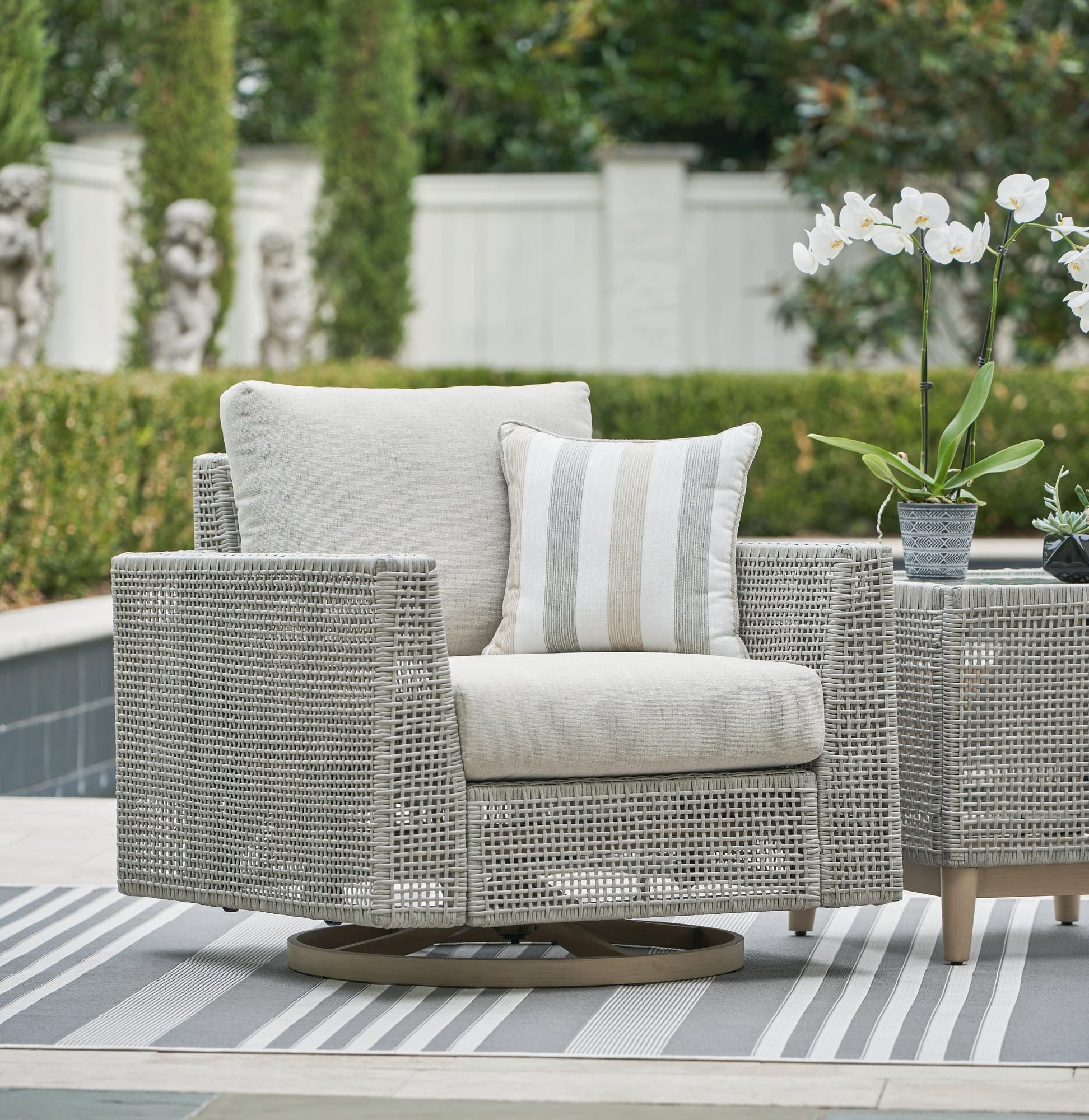 Seton Creek Gray Outdoor Swivel Lounge With Cushion