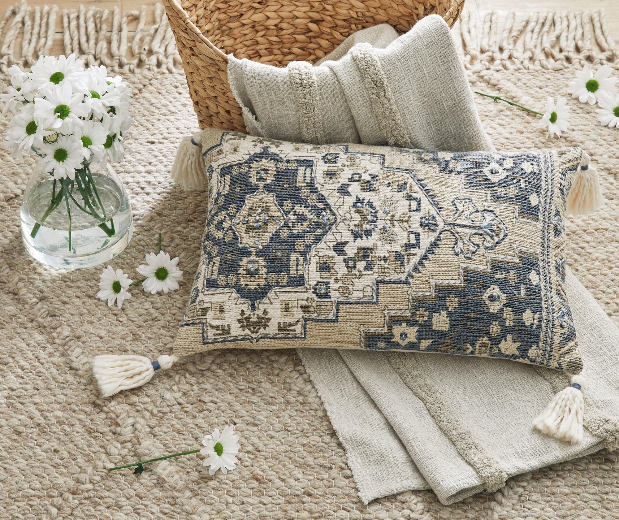 Winbury Blue Tan White Pillow (Set of 4) - Image 1