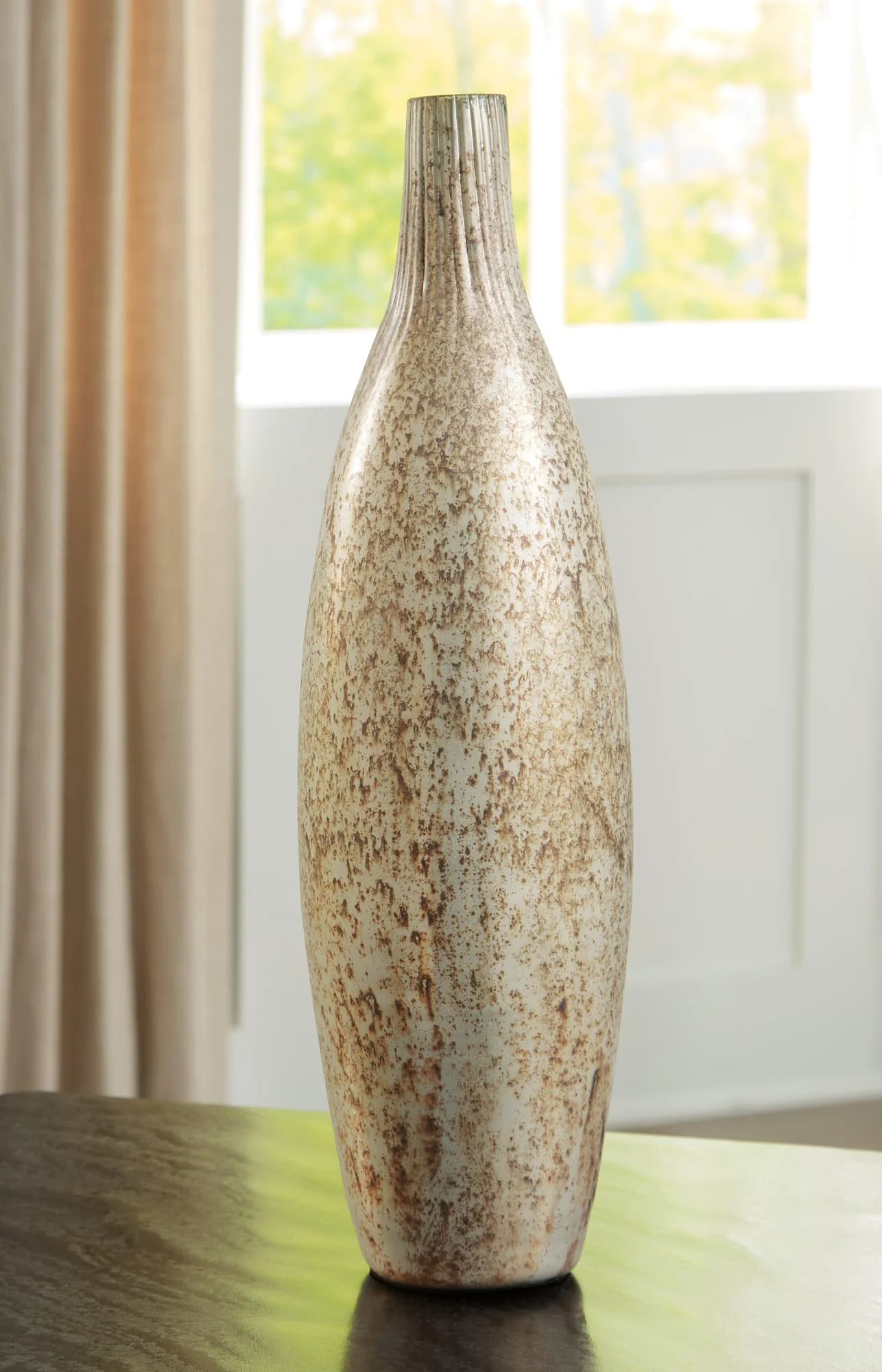 Plawite Antique Silver Finish Vase - Image 1