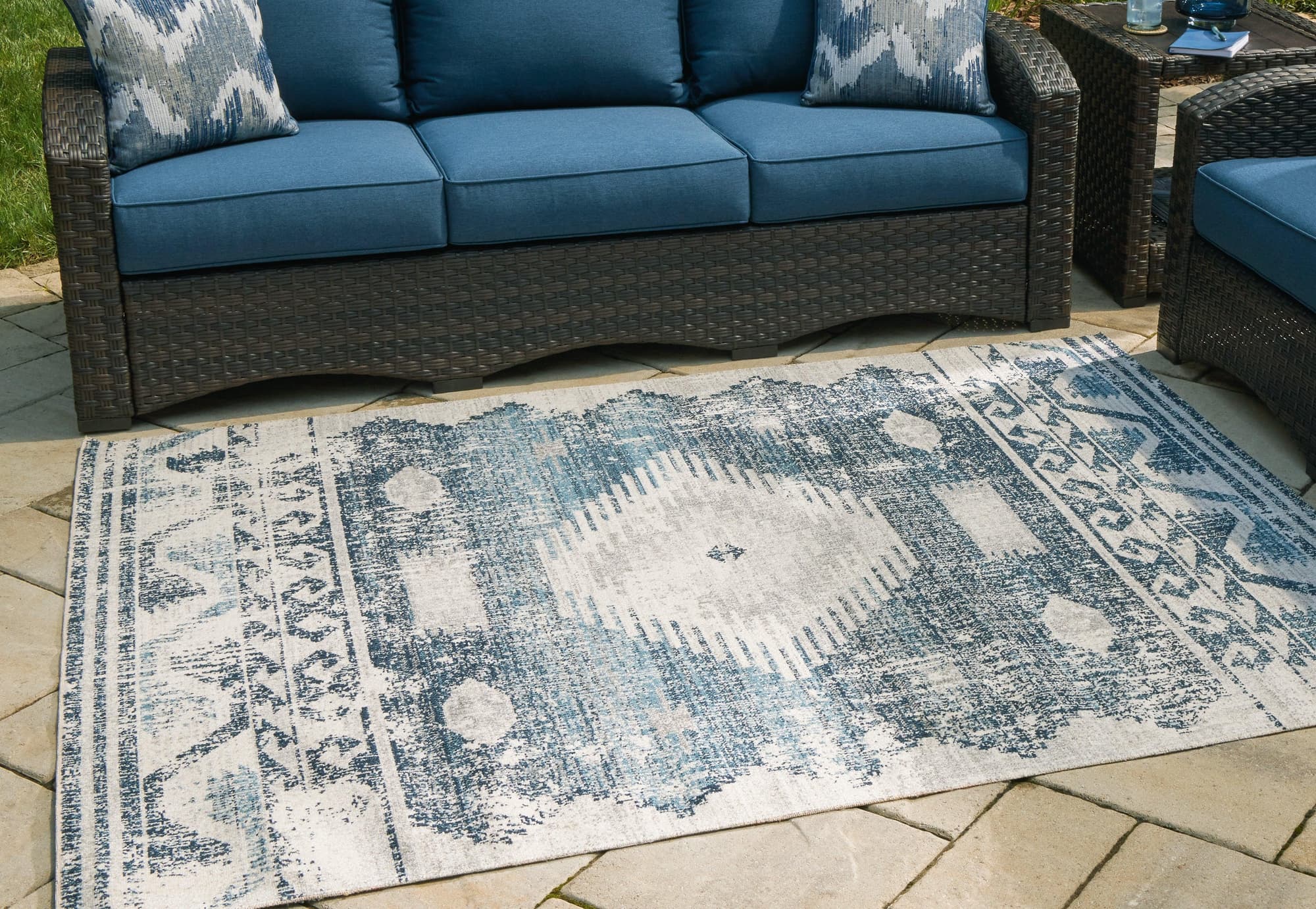 Daddridge Blue Gray Ivory 5' X 7' Rug - Image 1
