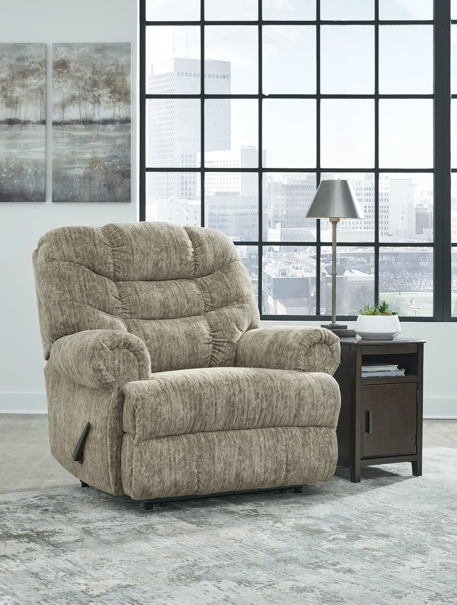 Movie Man Taupe Velvet Recliner - Image 1