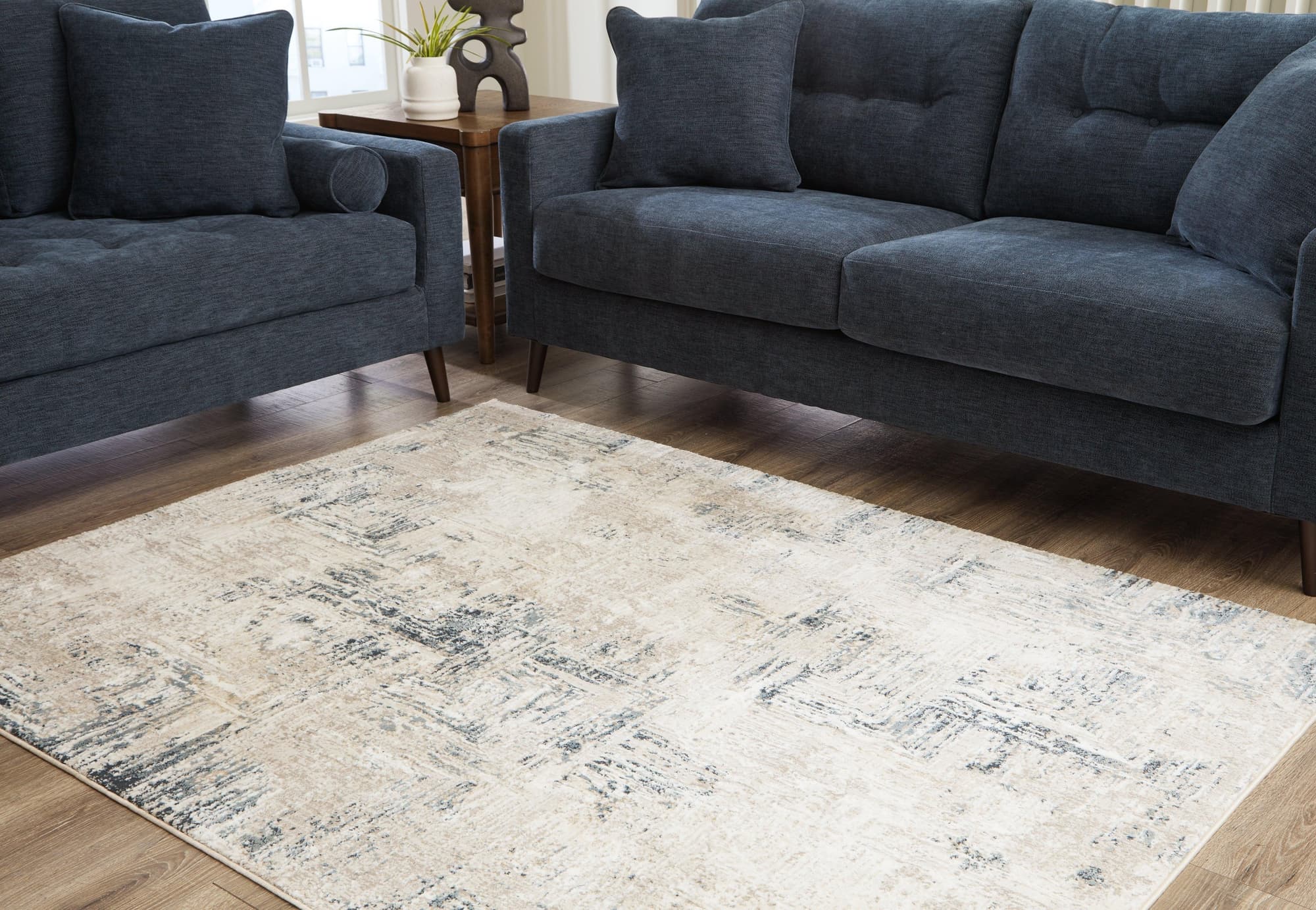 Gentor Blue Ivory 5' X 7' Rug - Image 1
