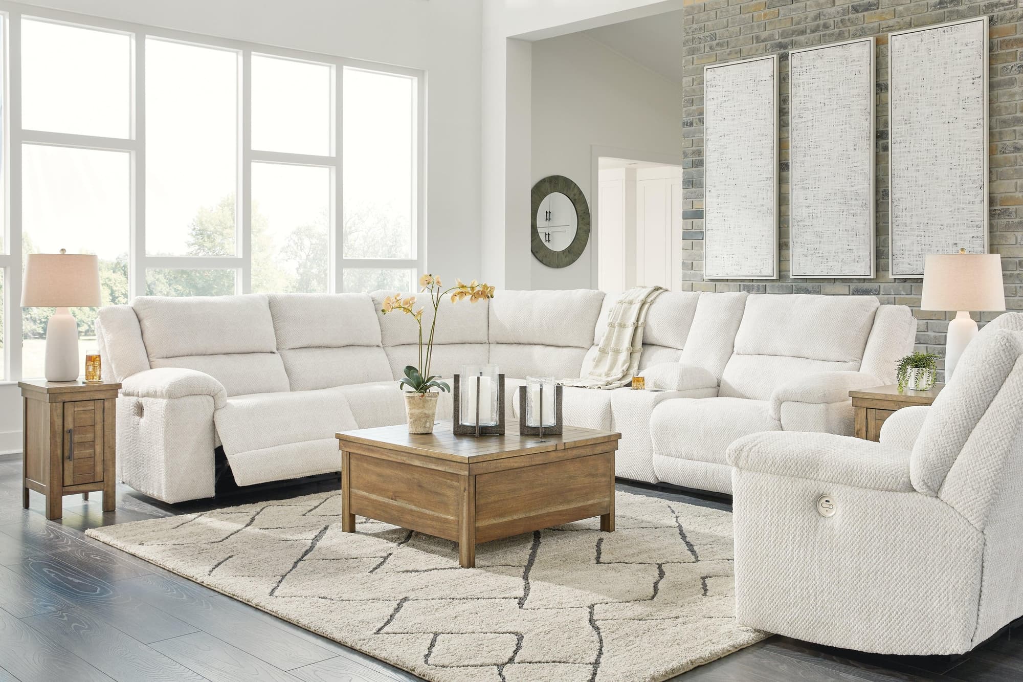 Keensburg Linen 3-Piece Sectional With Recliner - Image 1