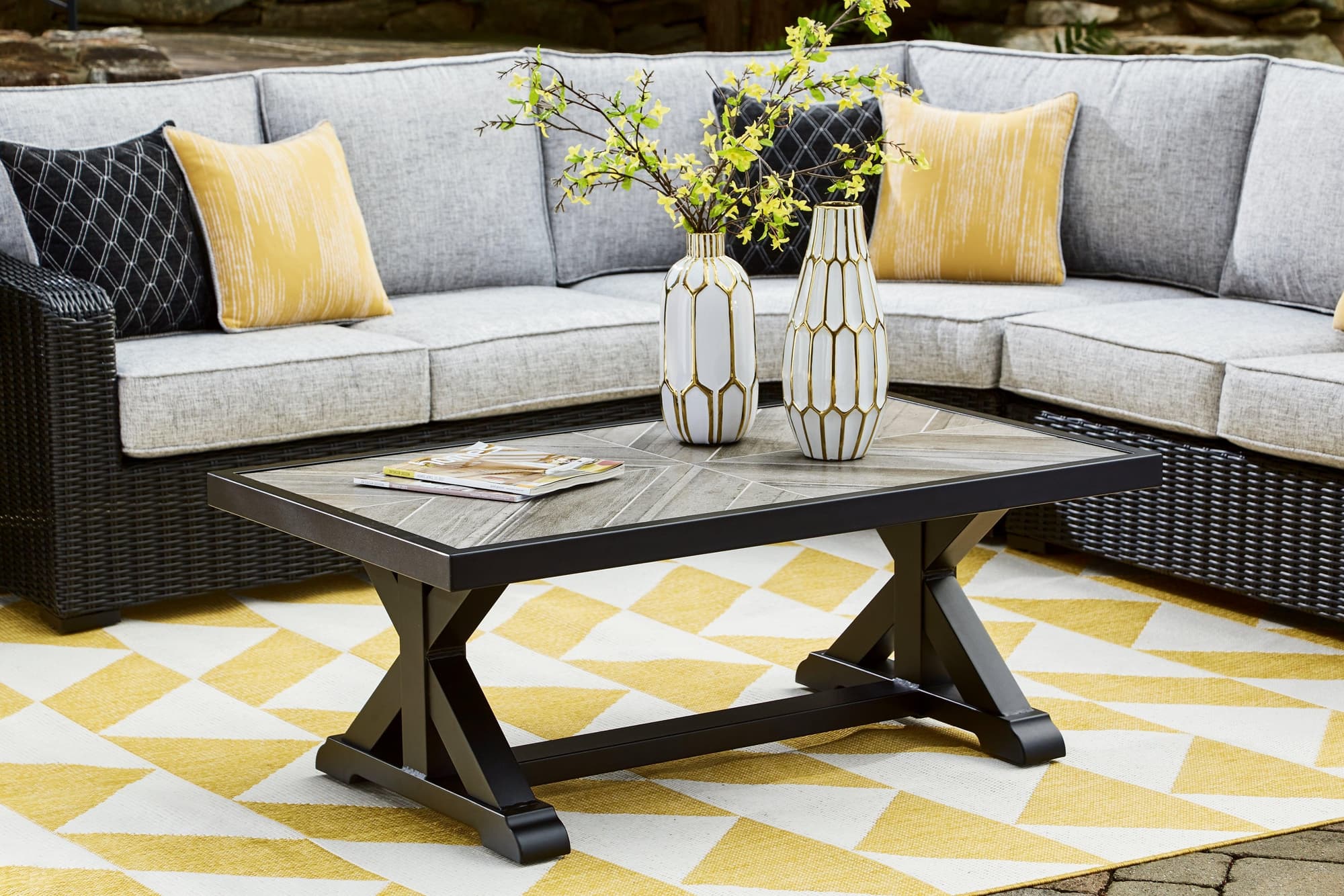 Beachcroft Black Light Gray Outdoor Coffee Table
