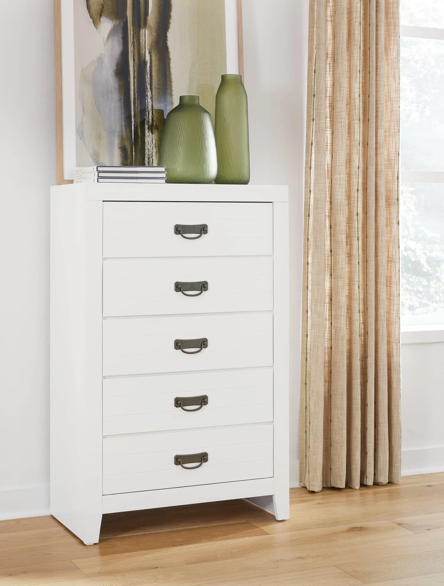 Binterglen White Chest Of Drawers - Image 1