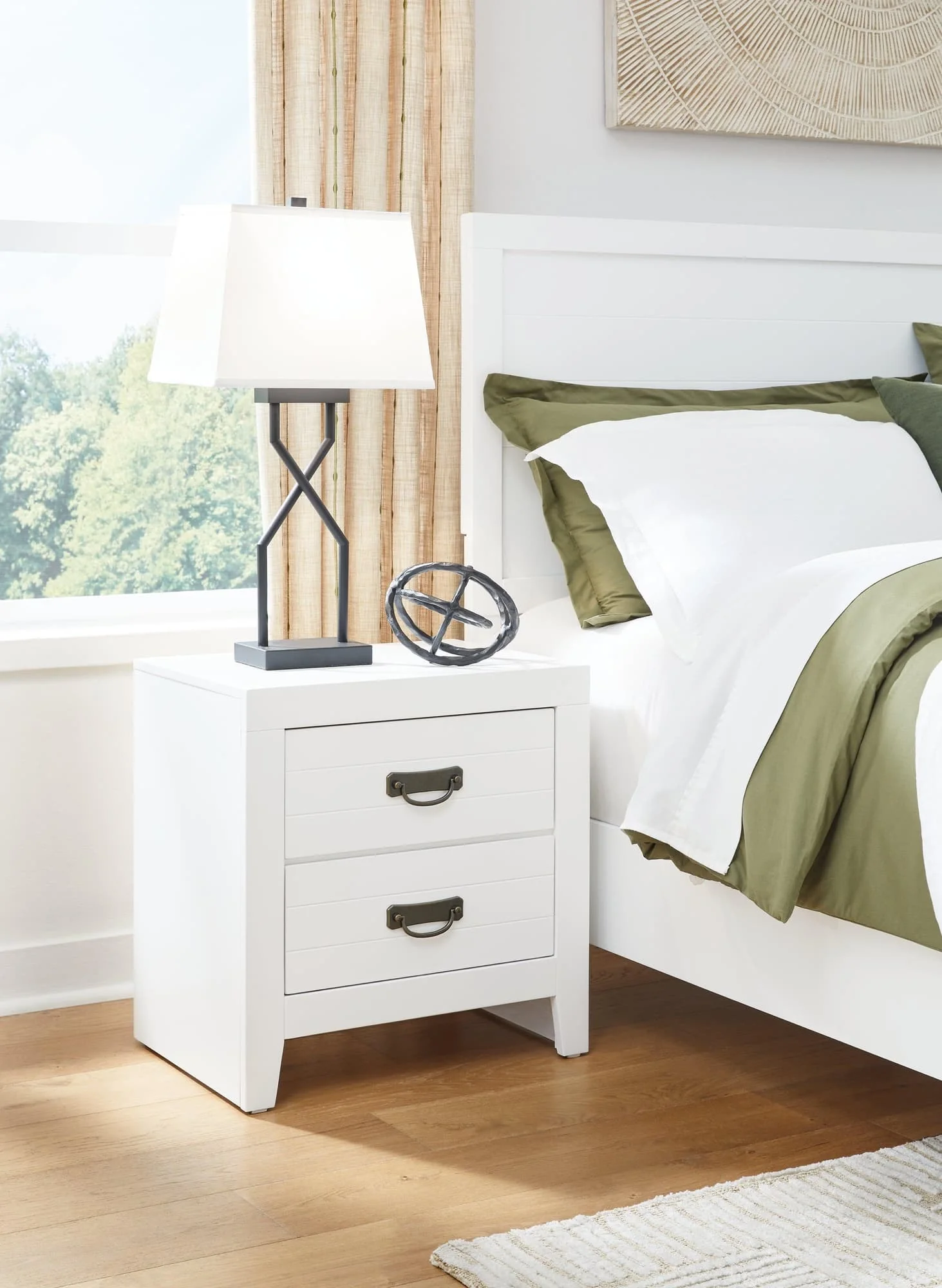 Binterglen White Nightstand - Image 1