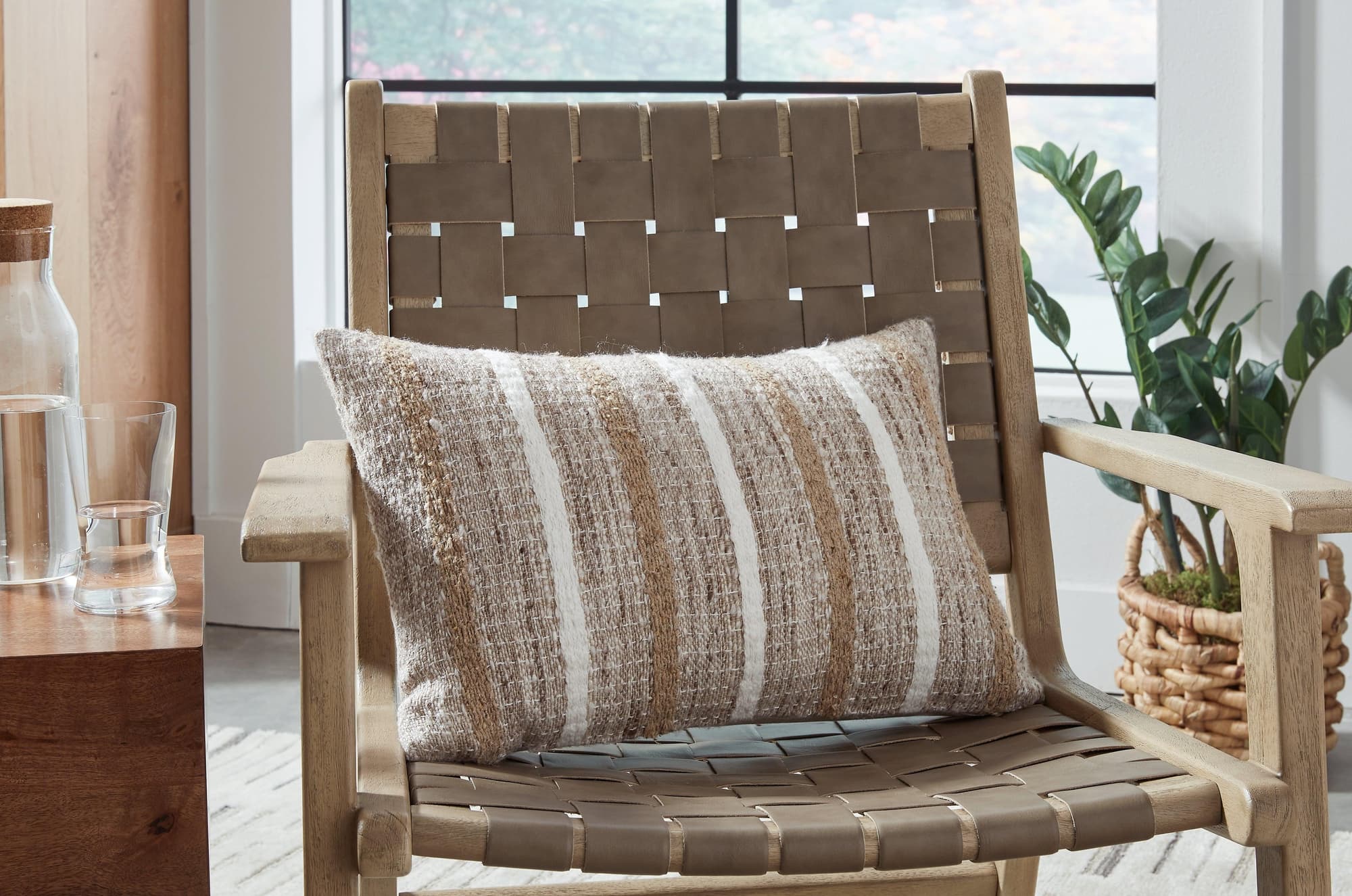 Benish Tan Brown White Pillow (Set of 4)