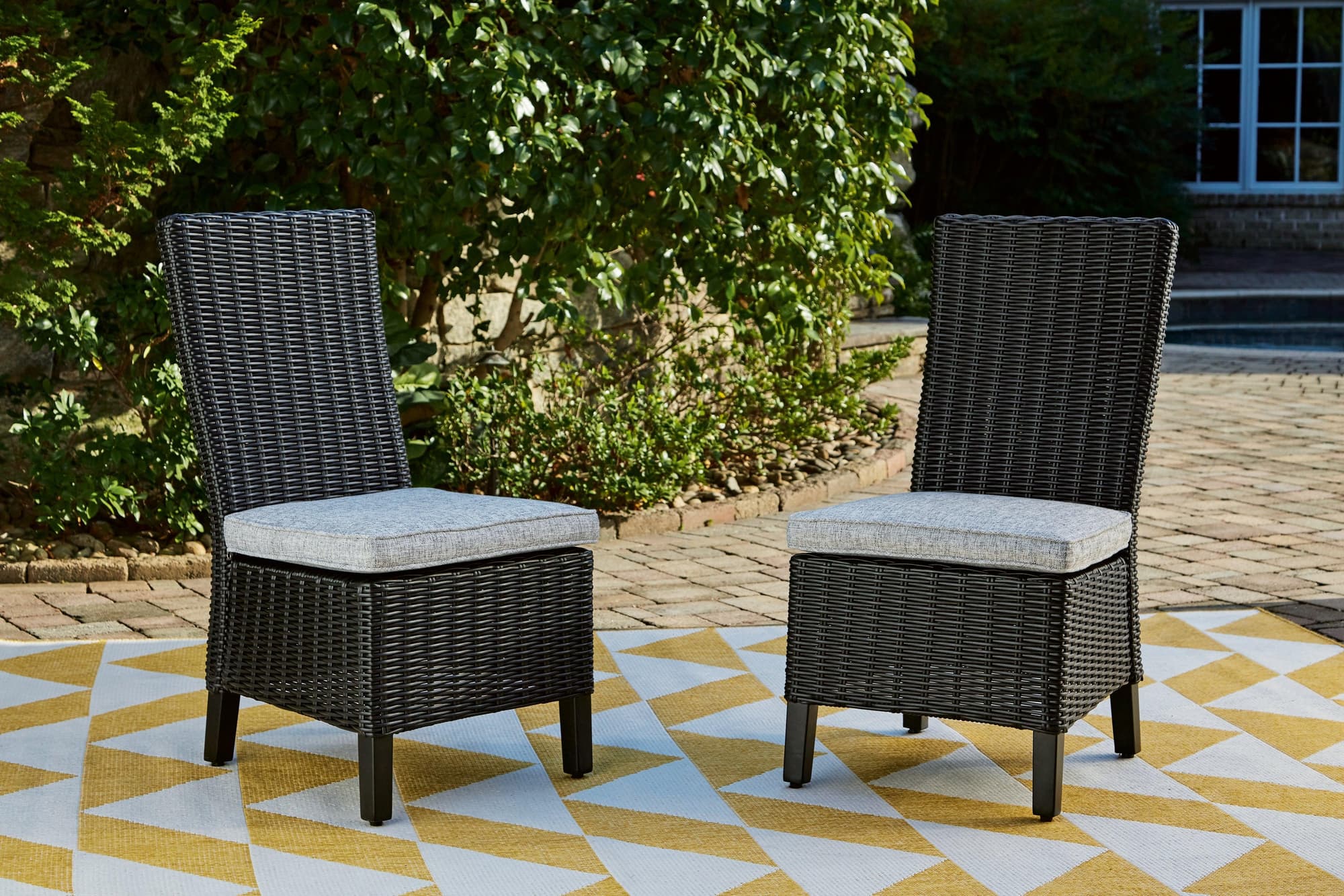 Beachcroft Black Light Gray Outdoor Side Chair With Cushion (Set of 2)