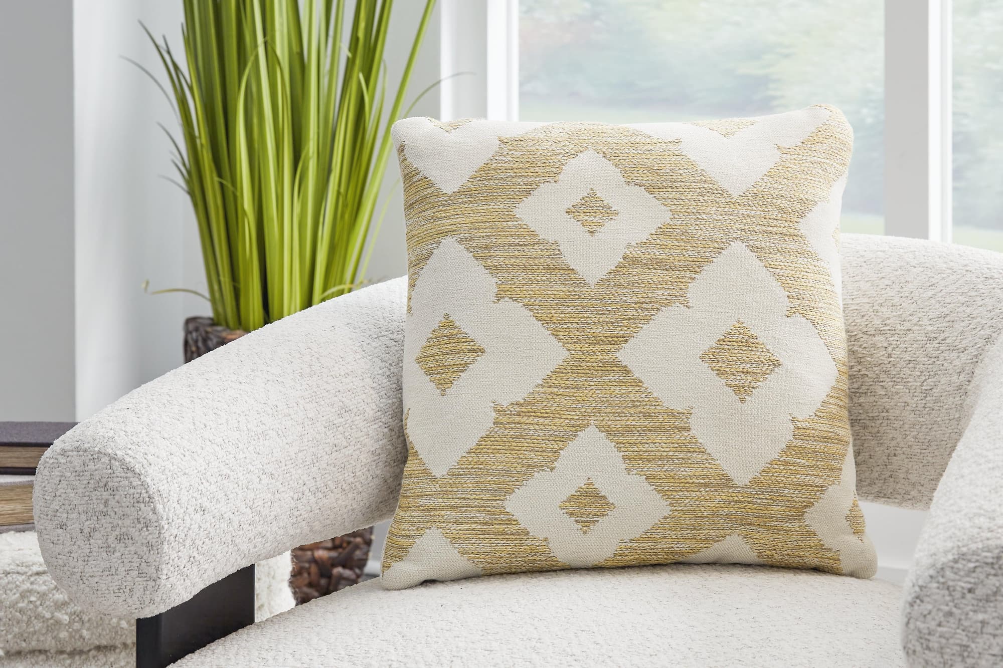Brockner Next-Gen Nuvella Brown Yellow Pillow (Set of 4)