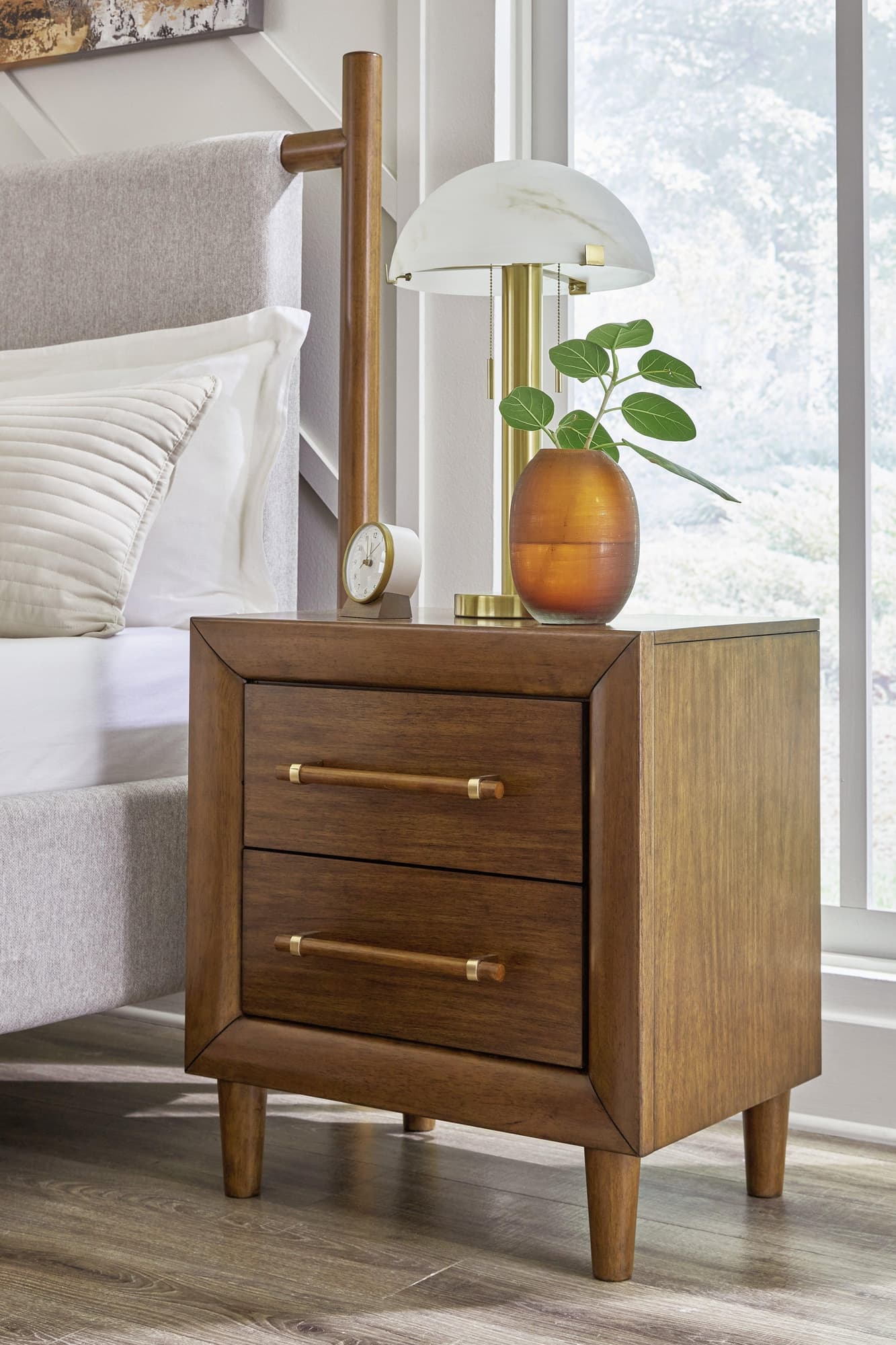 Lyncott Brown Nightstand - Image 1
