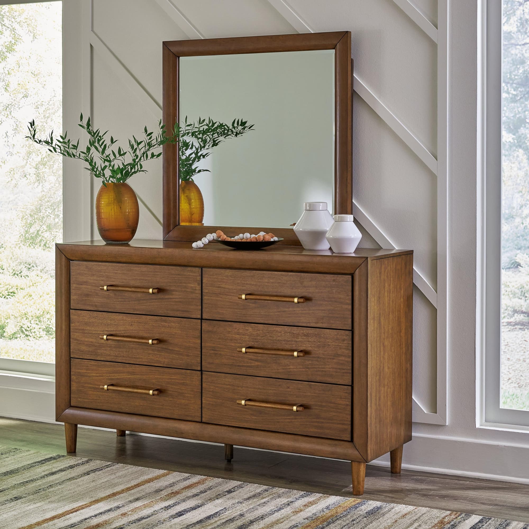Lyncott Brown Dresser And Mirror - Image 1