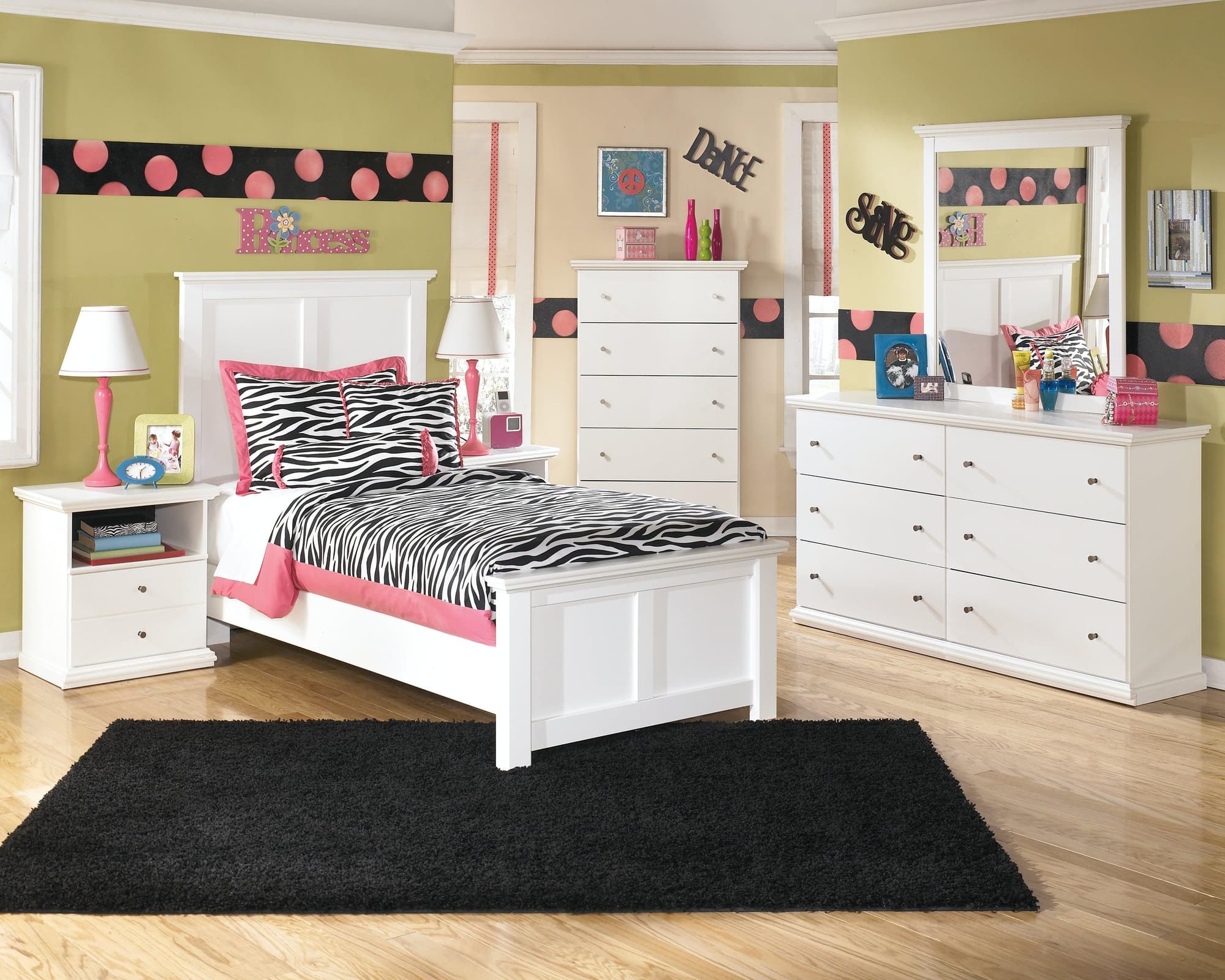 Bostwick Shoals White Panel Bedroom Set - Image 1