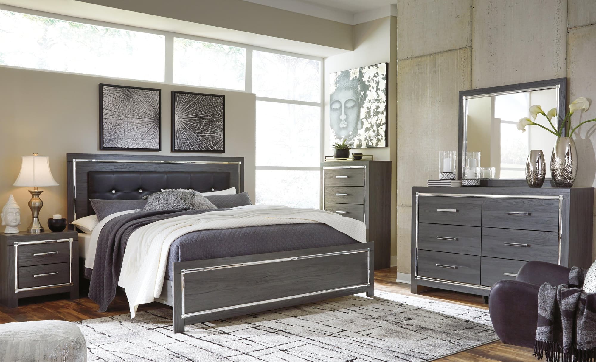 Lodanna Gray Panel Bedroom Set - Image 1