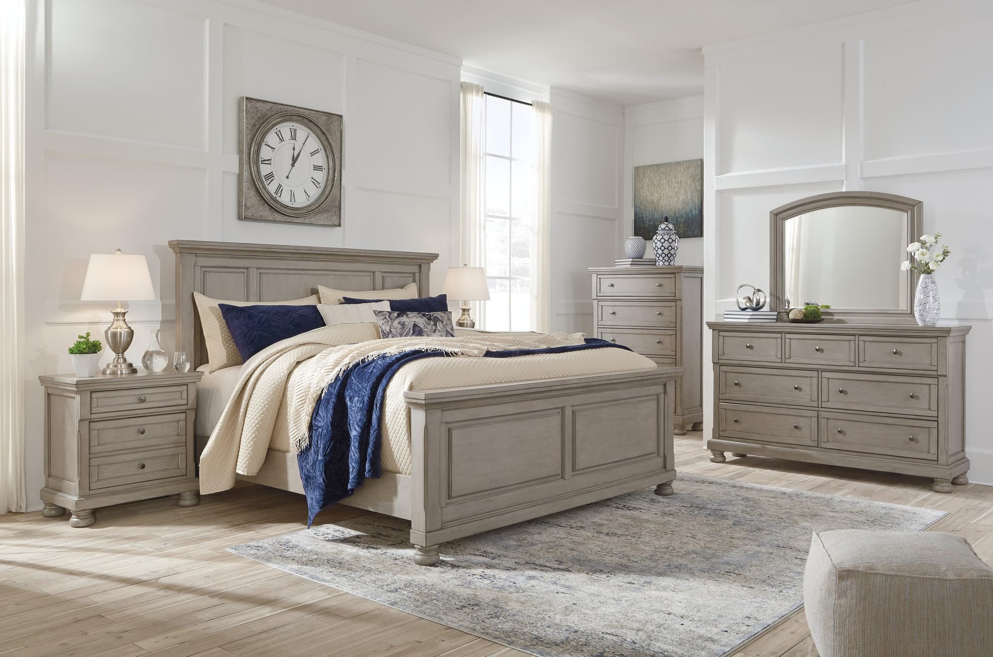 Lettner Light Gray Panel Bedroom Set - Image 1