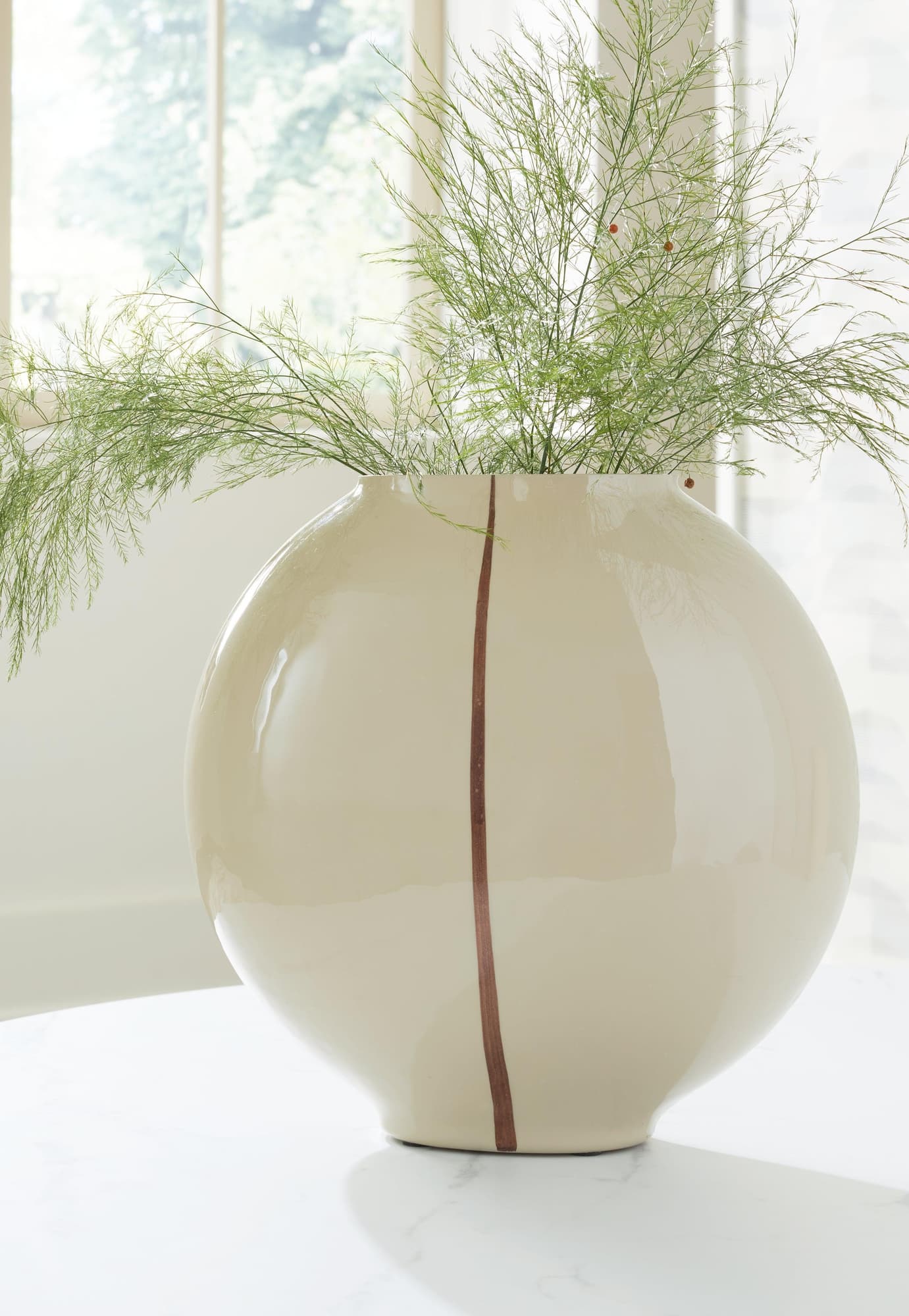 Sheabourne Cream Vase - Image 1
