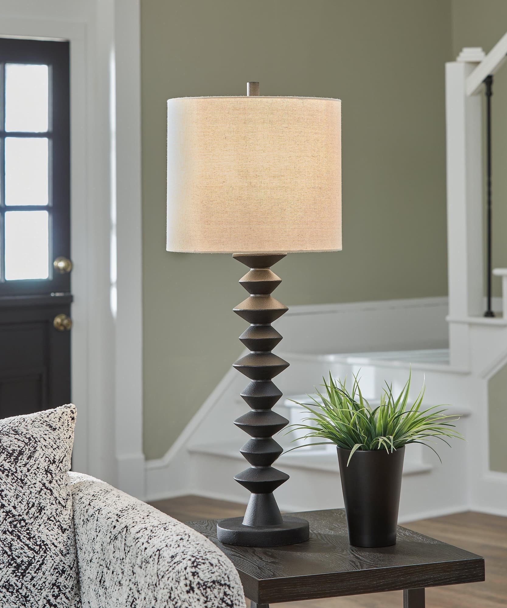 Luanndon Black 2-Piece Table Lamp Set - Image 1
