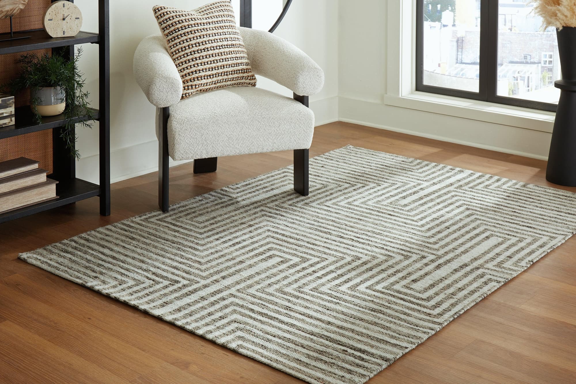 Jossen Ivory/Gray 5' x 7' Rug - Image 1
