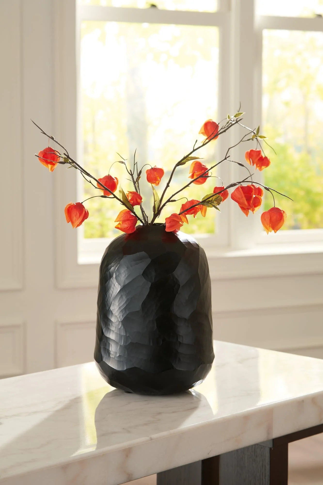 Ryanford Black Vase - Image 1