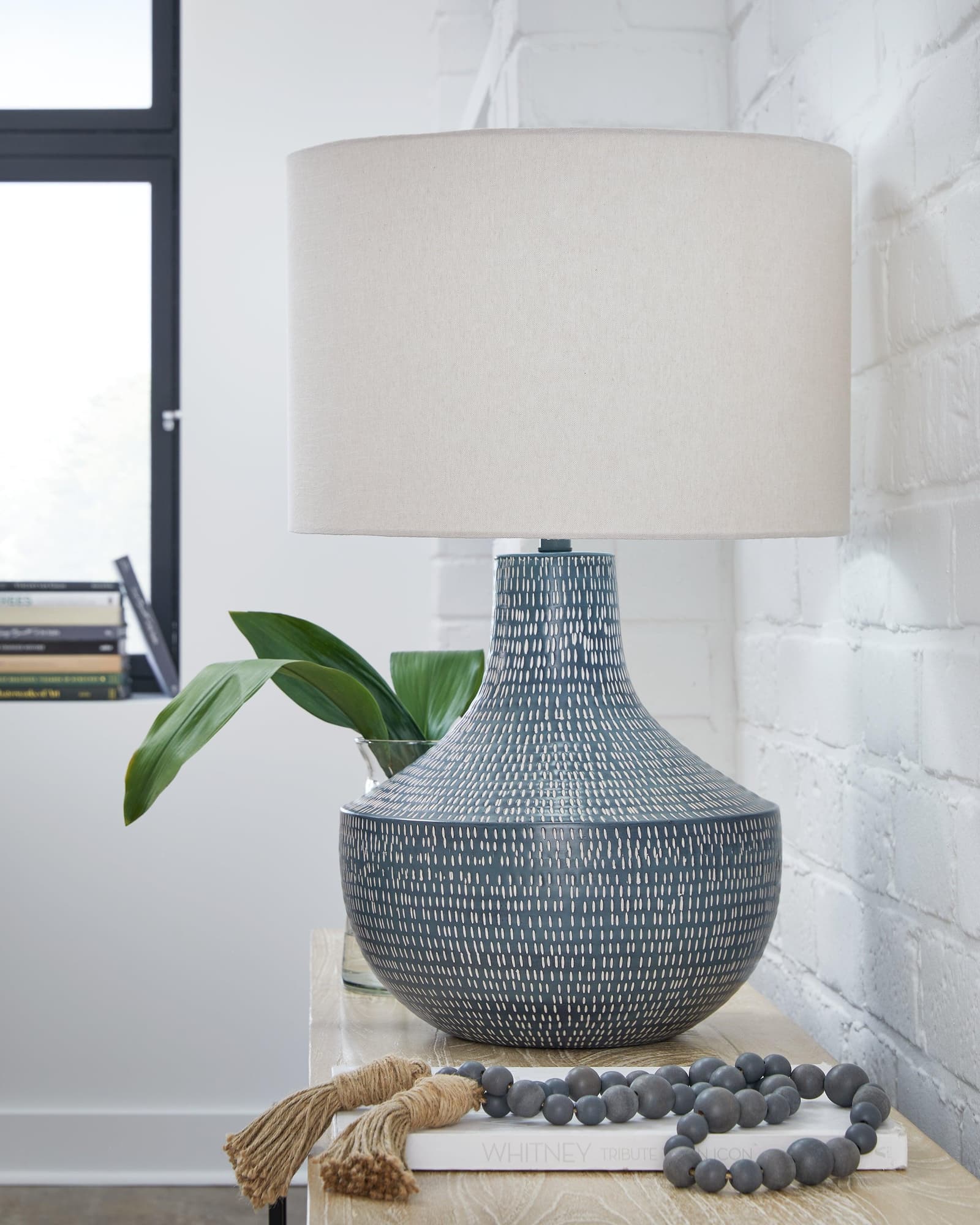 Schylarmont Antique Gray/White Table Lamp - Image 1