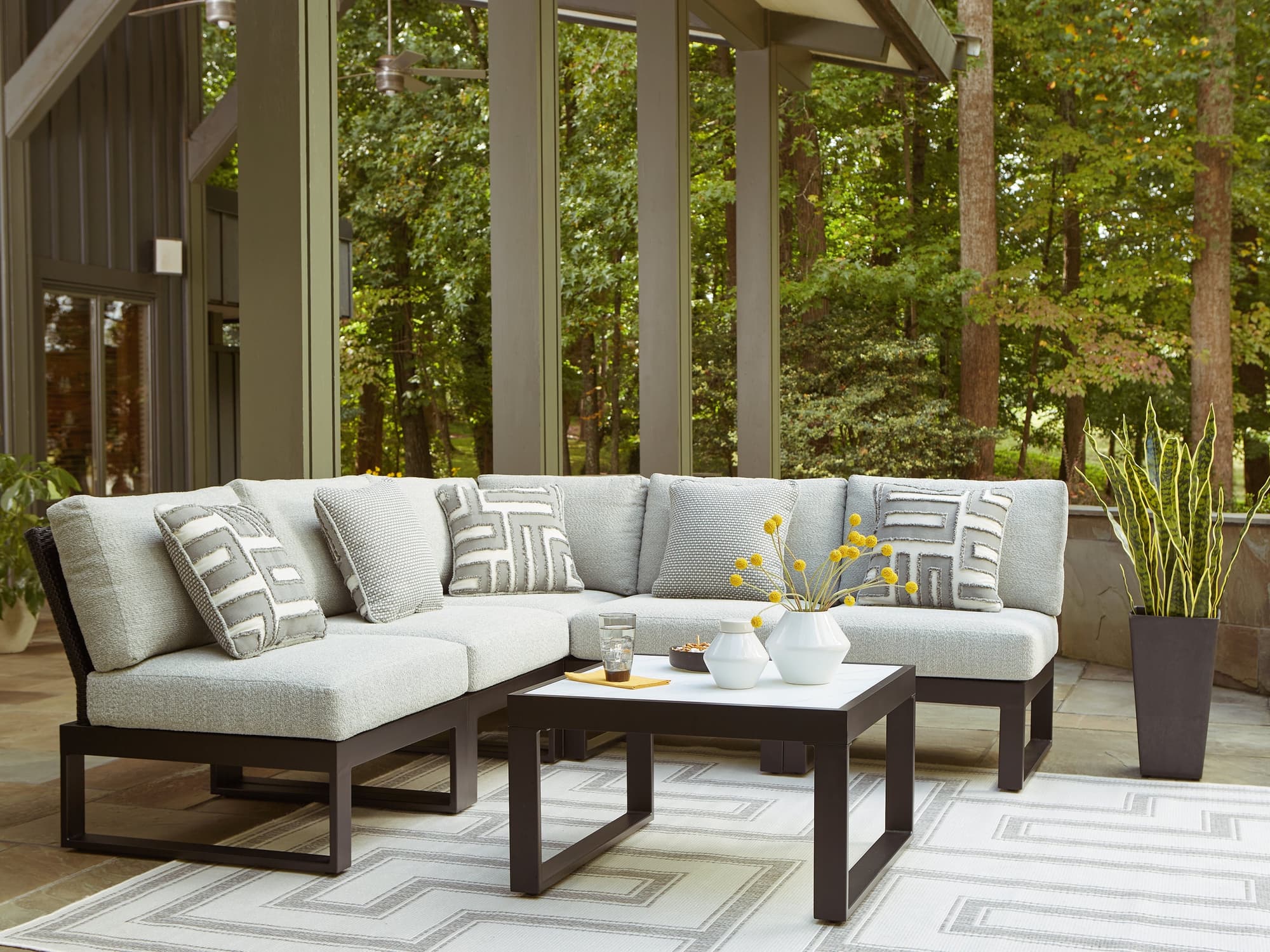 Beachloft Black/Gray 5-Piece Outdoor Sectional with Ottoman
