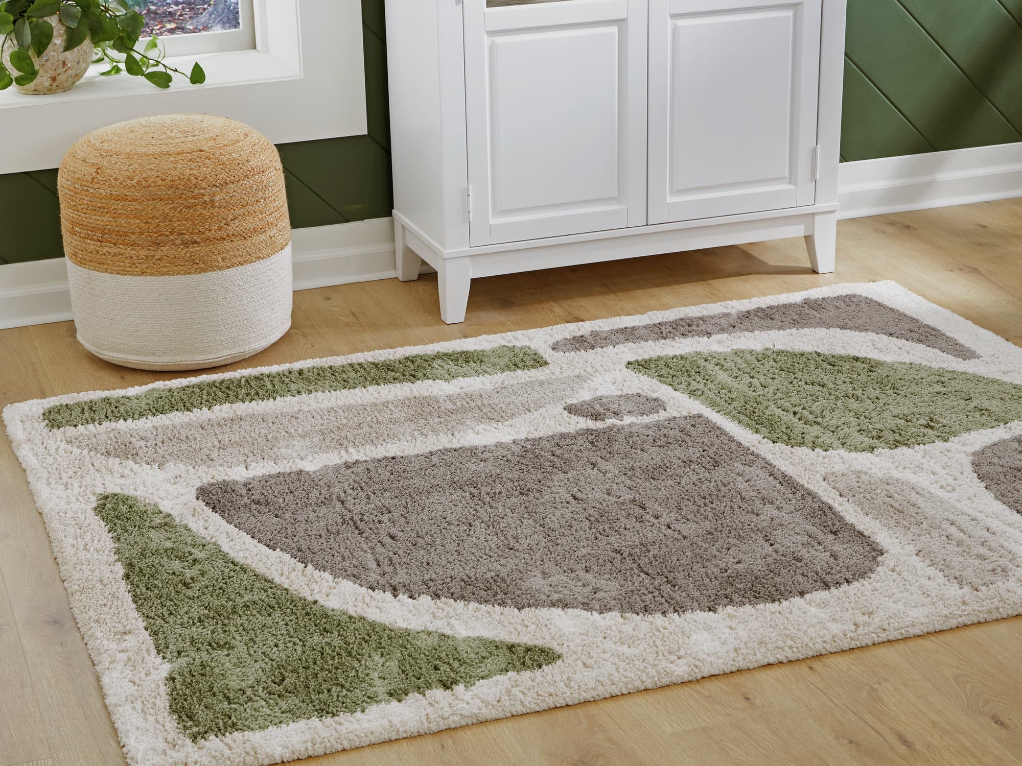 Anburgh Green/Gray/Ivory Large Rug