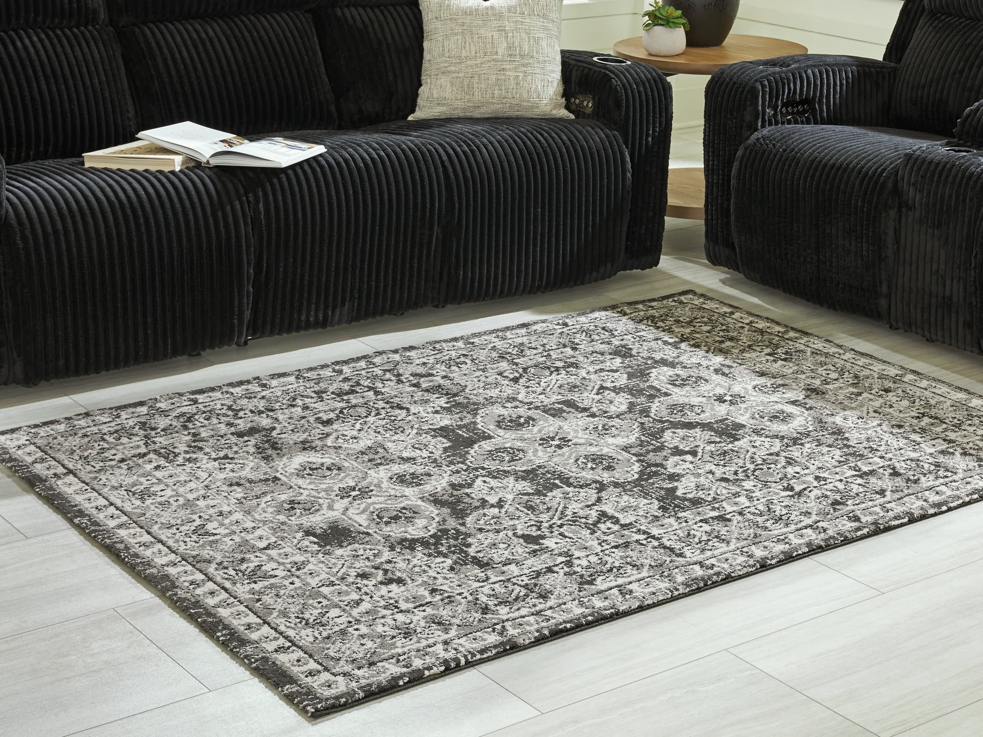 Glennisman Black/Gray/Ivory Large Rug - Image 1