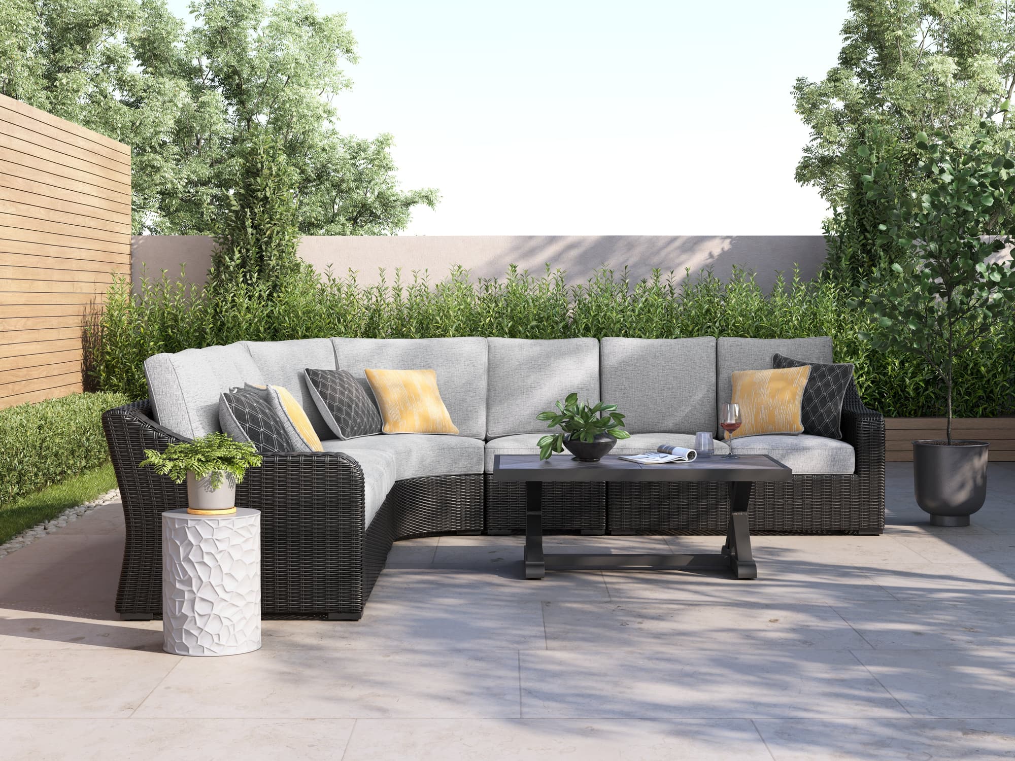Beachcroft Black/Light Gray 5-Piece Outdoor Sectional
