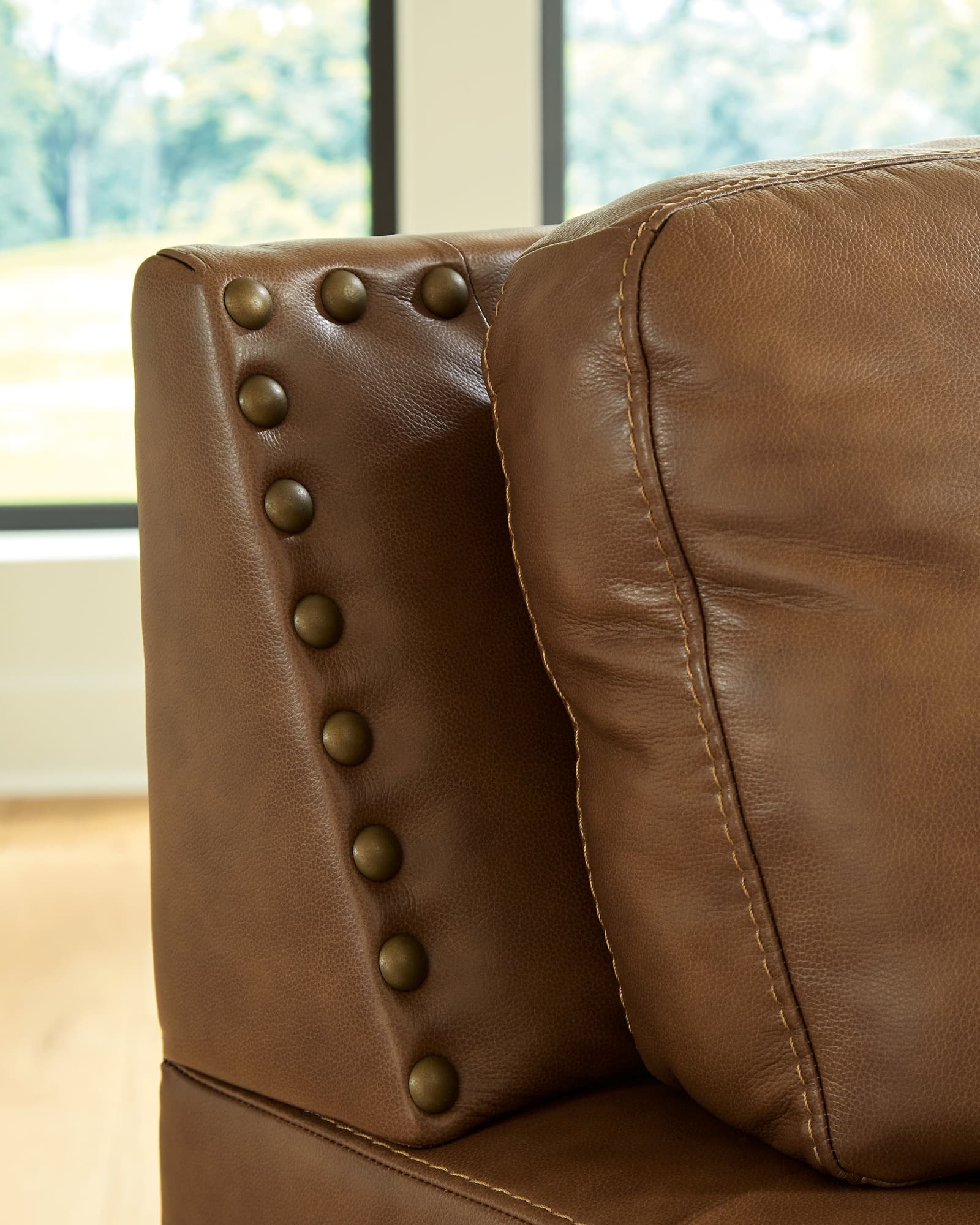 Saonara Amber Sofa and Loveseat