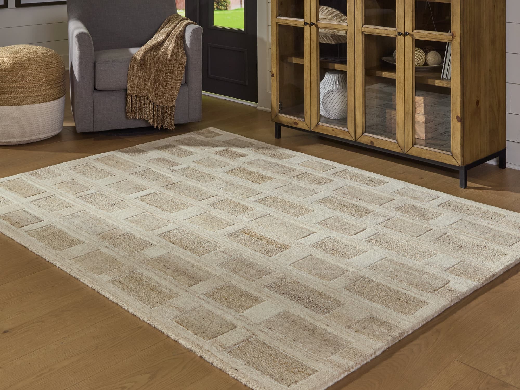 Lisgrove Tan/Brown/White 5′ x 7′ Area Rug