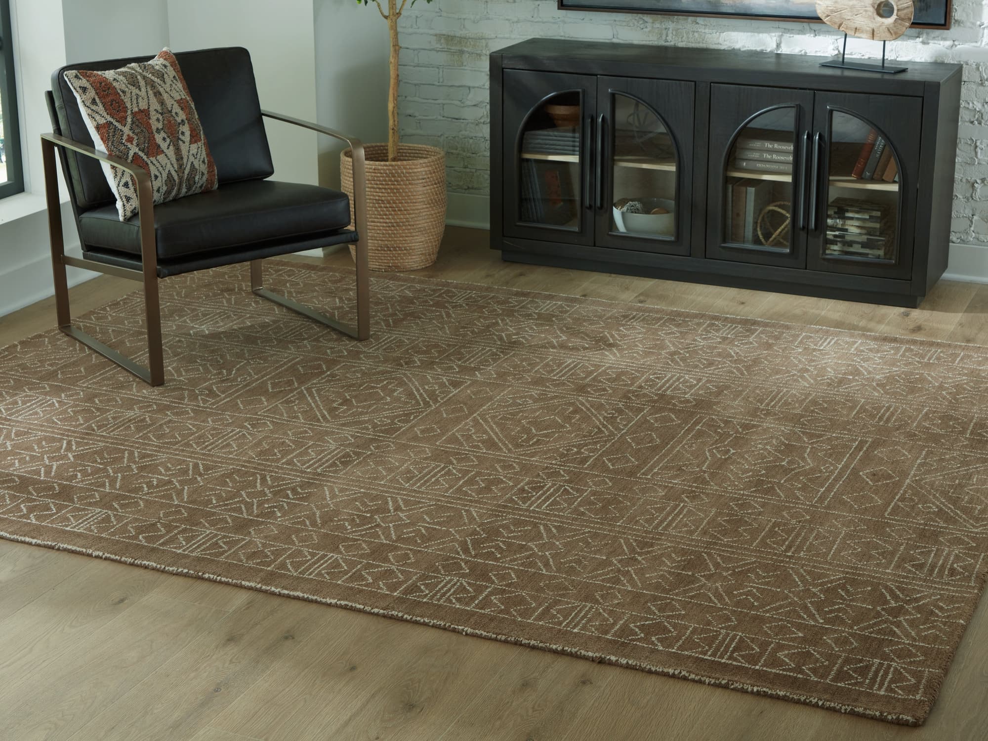 Merrittman Brown/Ivory 7’8″ x 10′ Area Rug