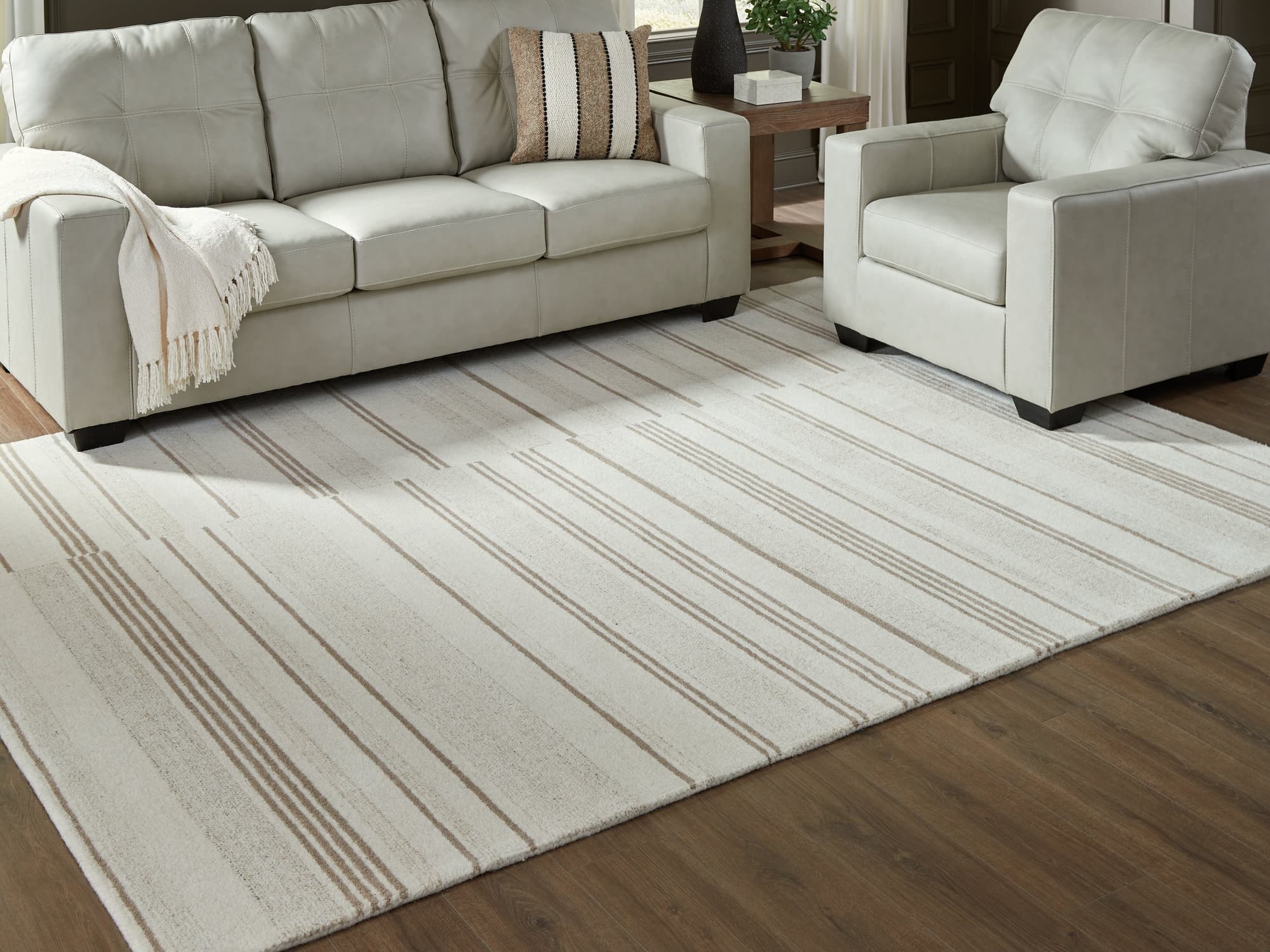 Gadence Ivory/Tan 7’8″ x 10′ Area Rug